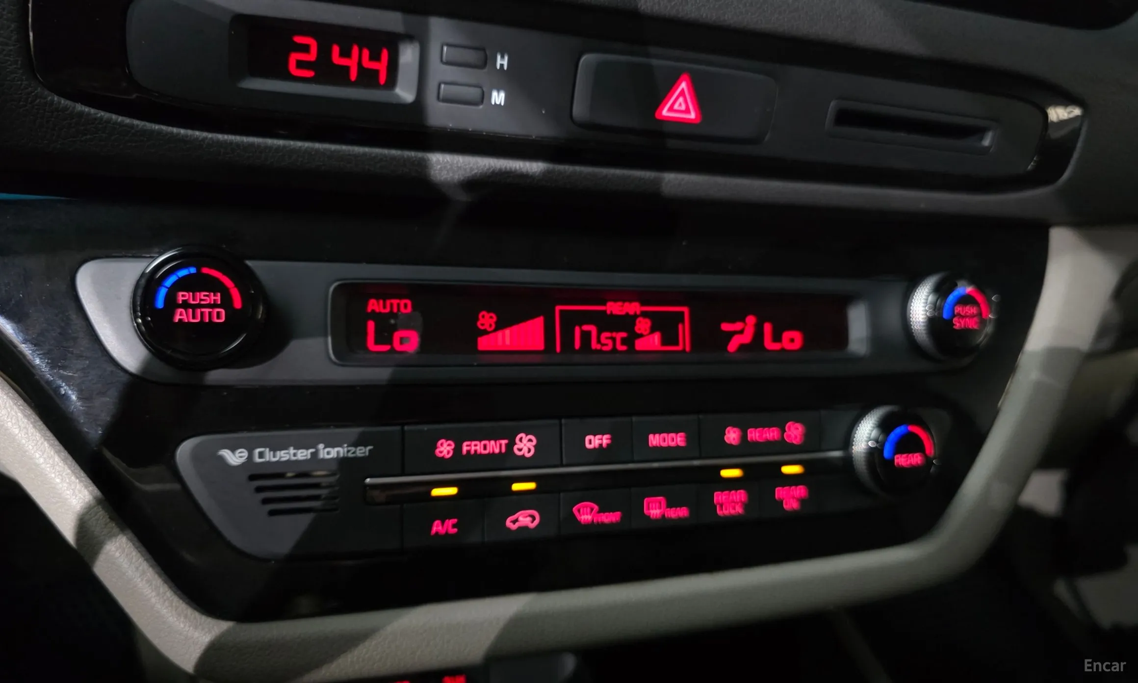 Kia Carnival превью 19