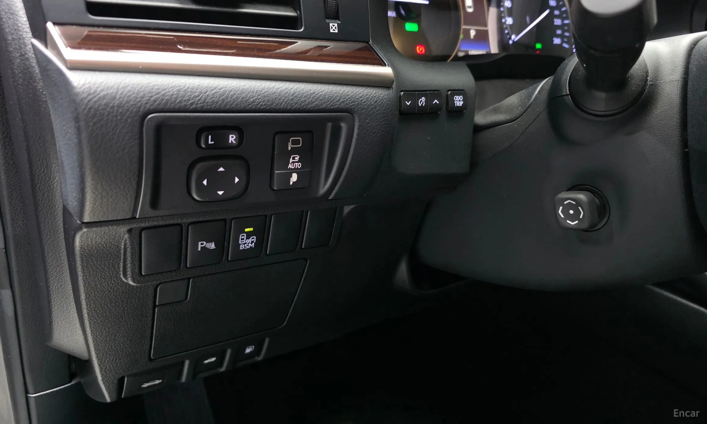Lexus New ES300h превью 18