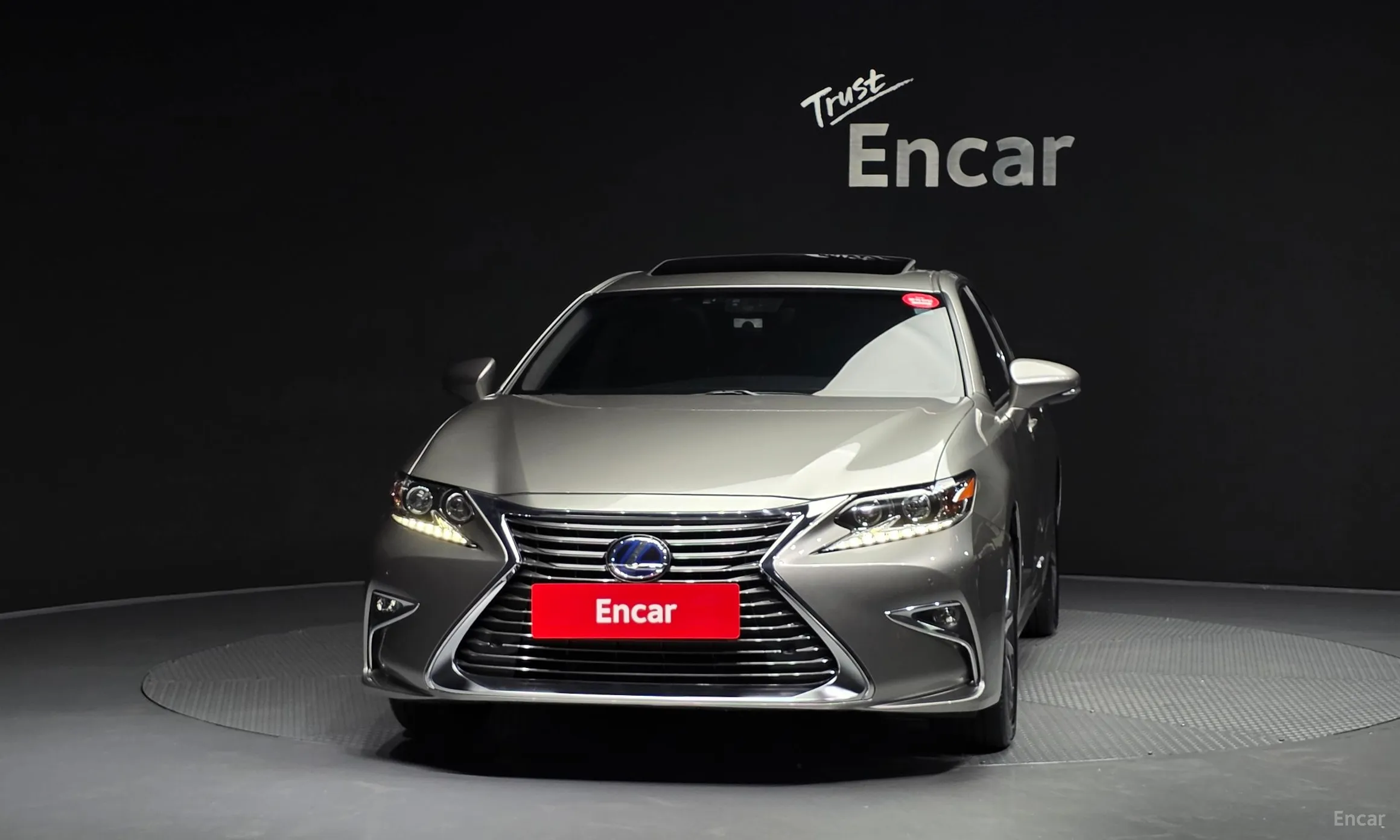 Lexus New ES300h превью 3