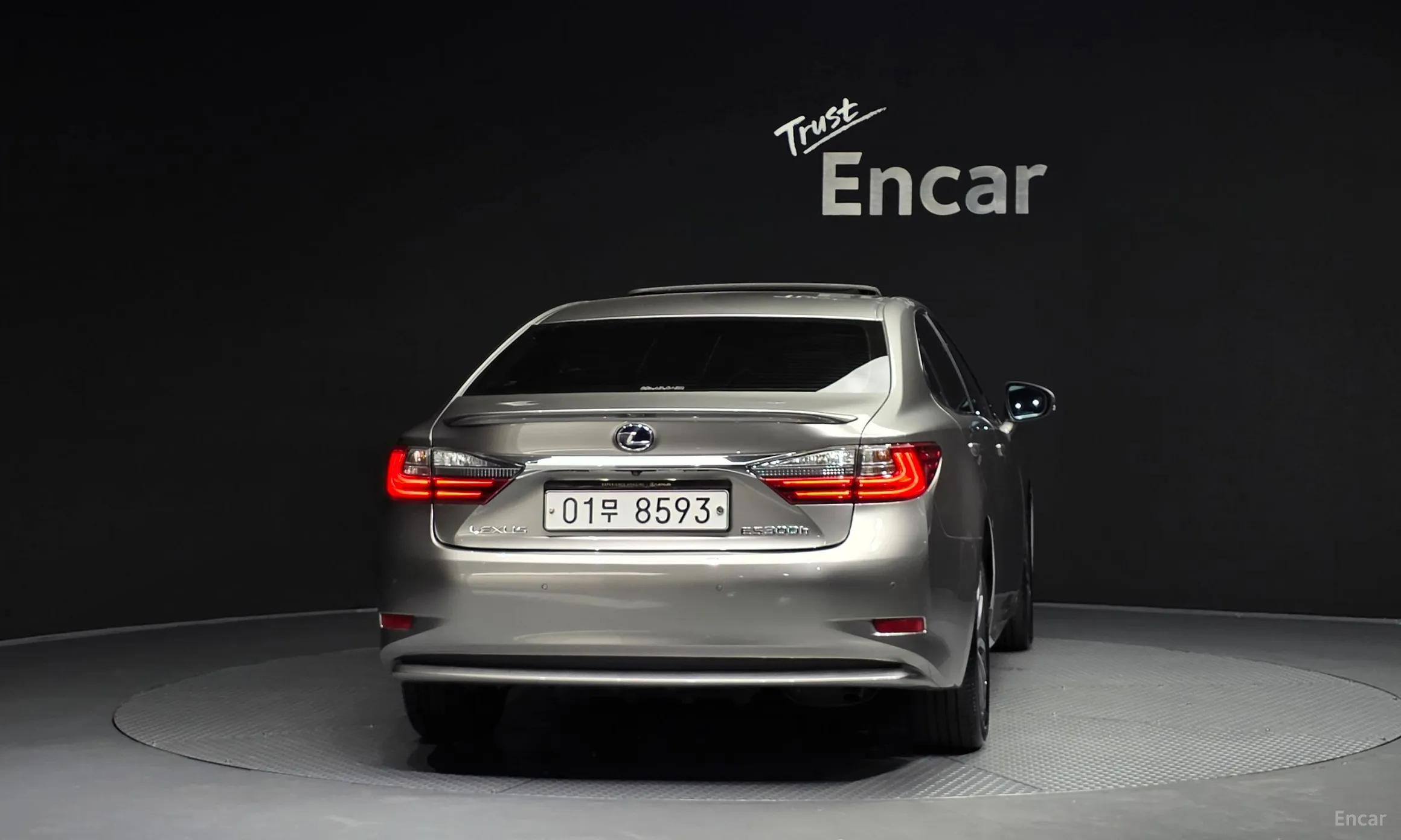 Lexus New ES300h превью 4