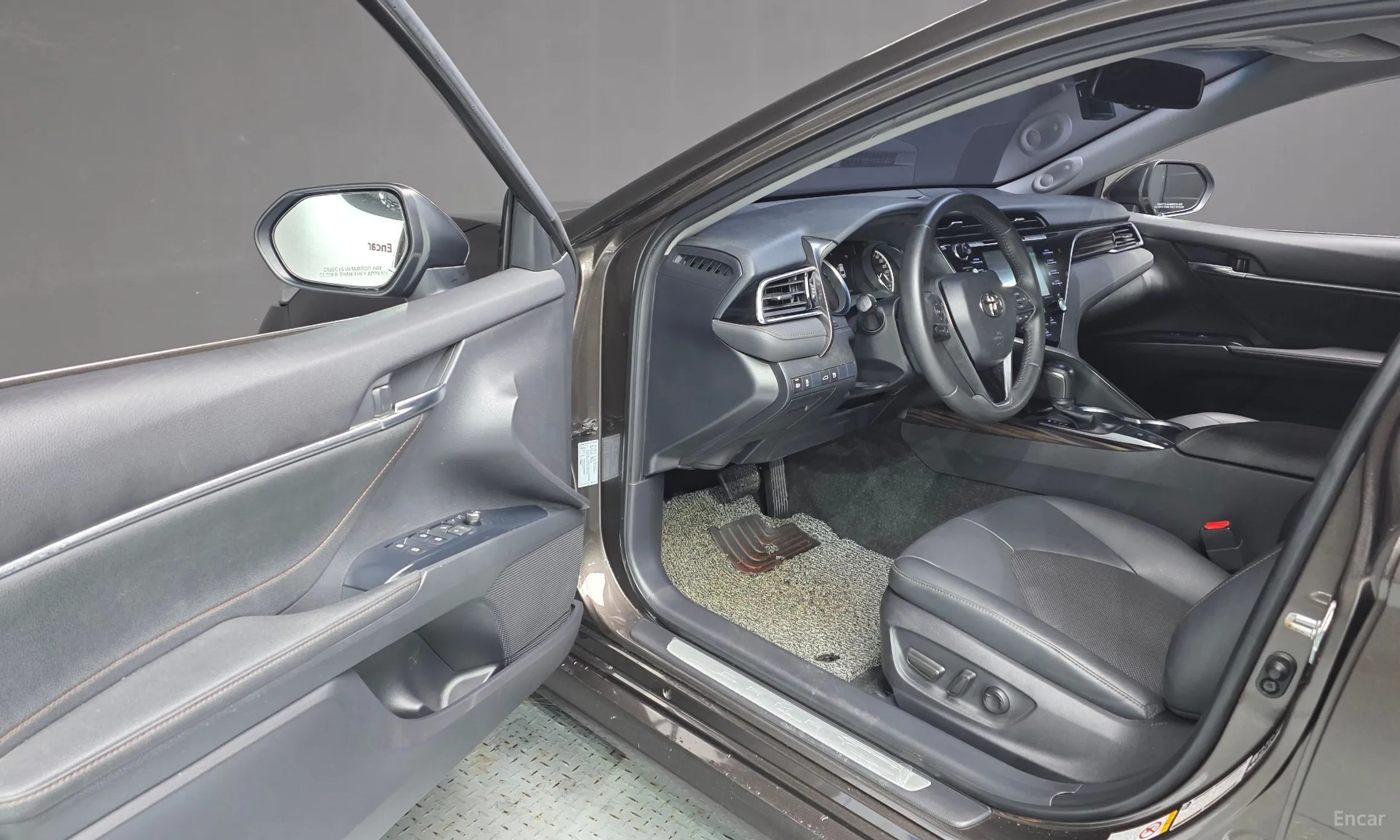 Toyota Camry (XV70) превью 10