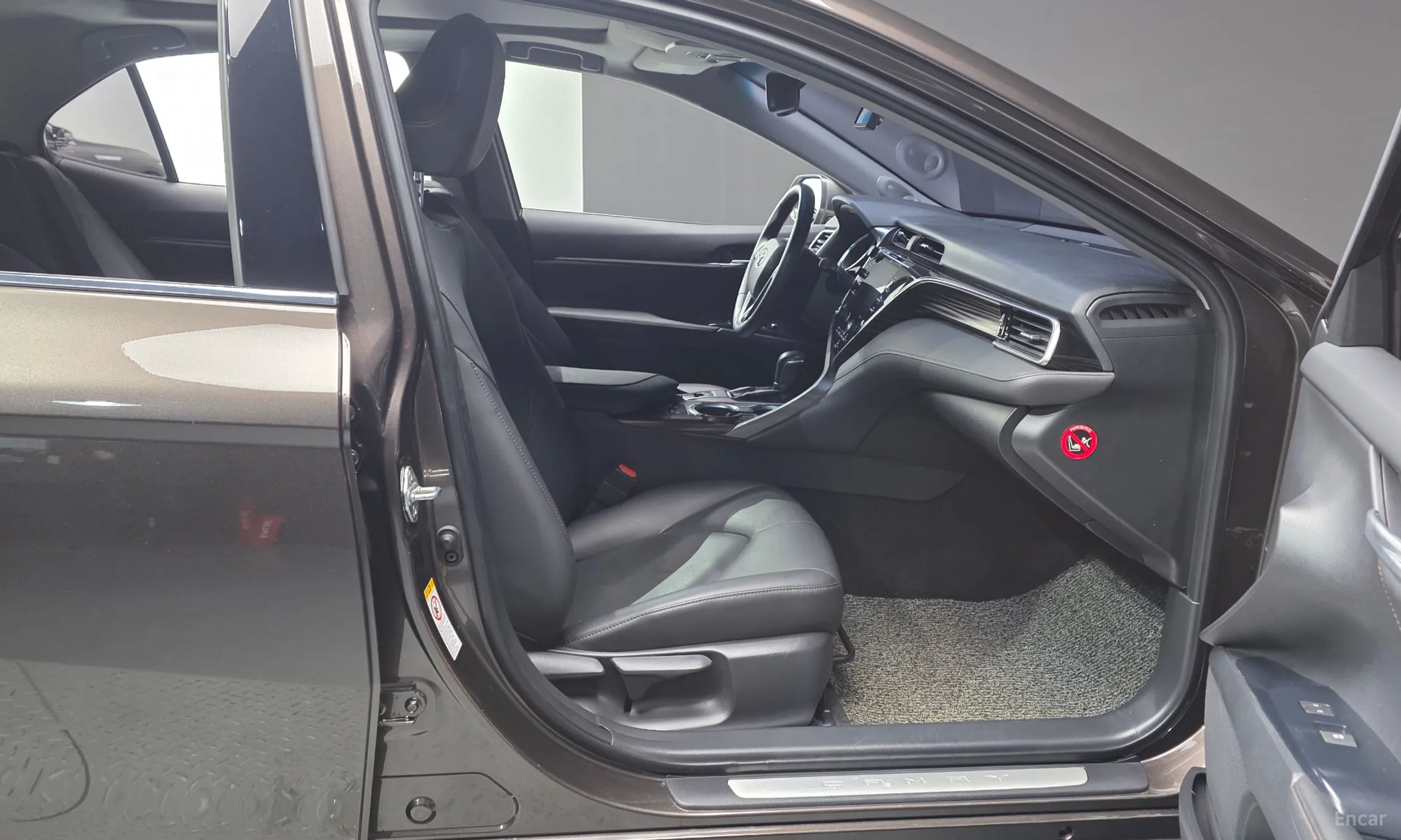 Toyota Camry (XV70) превью 11