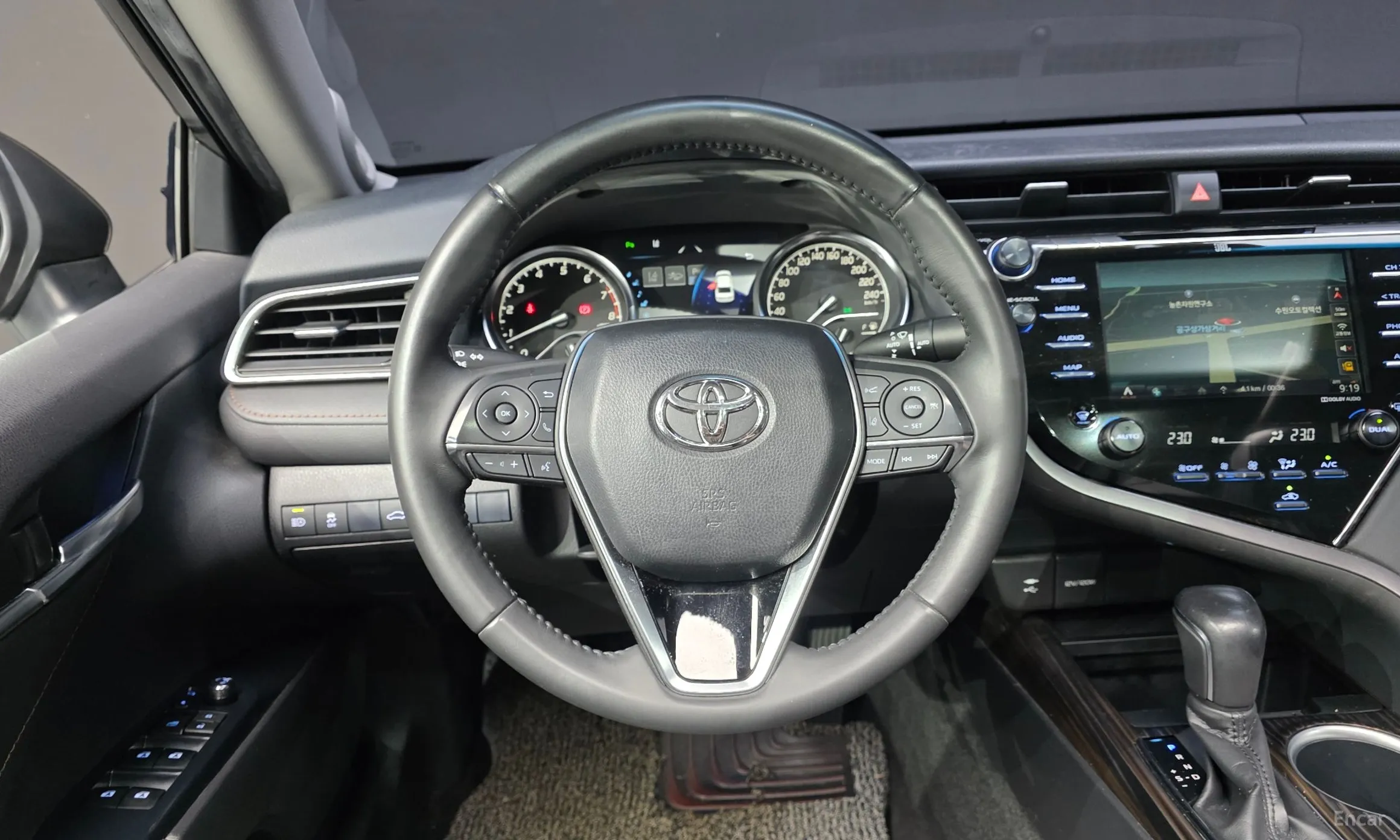 Toyota Camry (XV70) превью 14