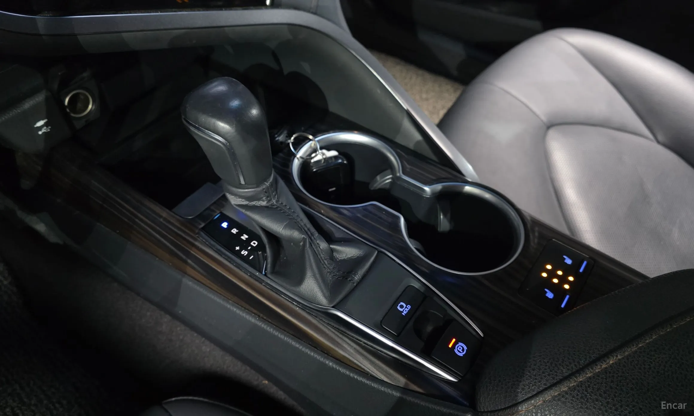 Toyota Camry (XV70) превью 9