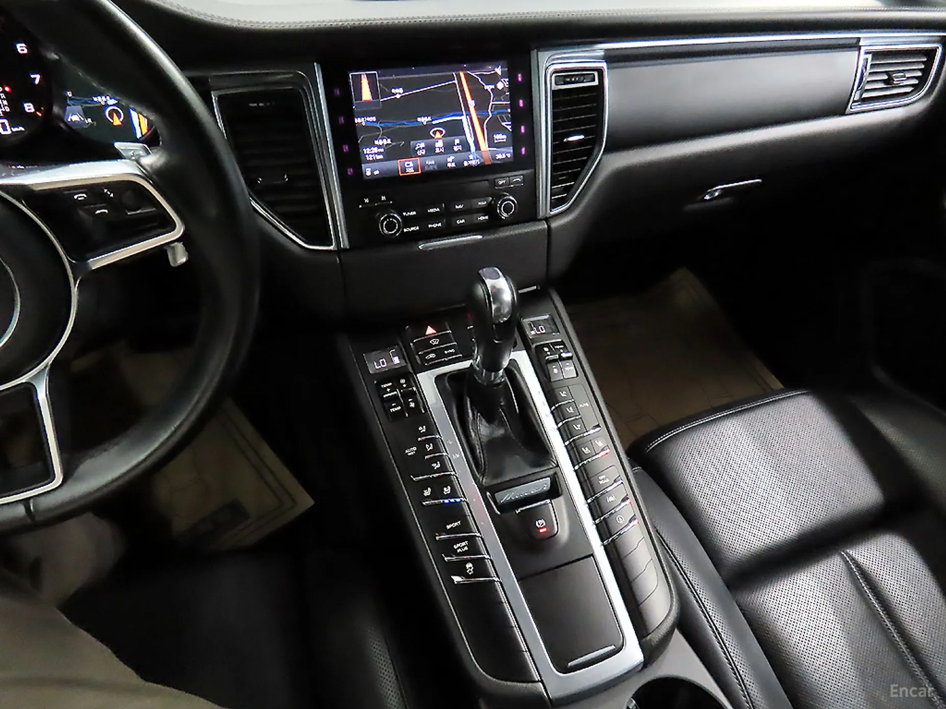 Porsche Macan превью 10
