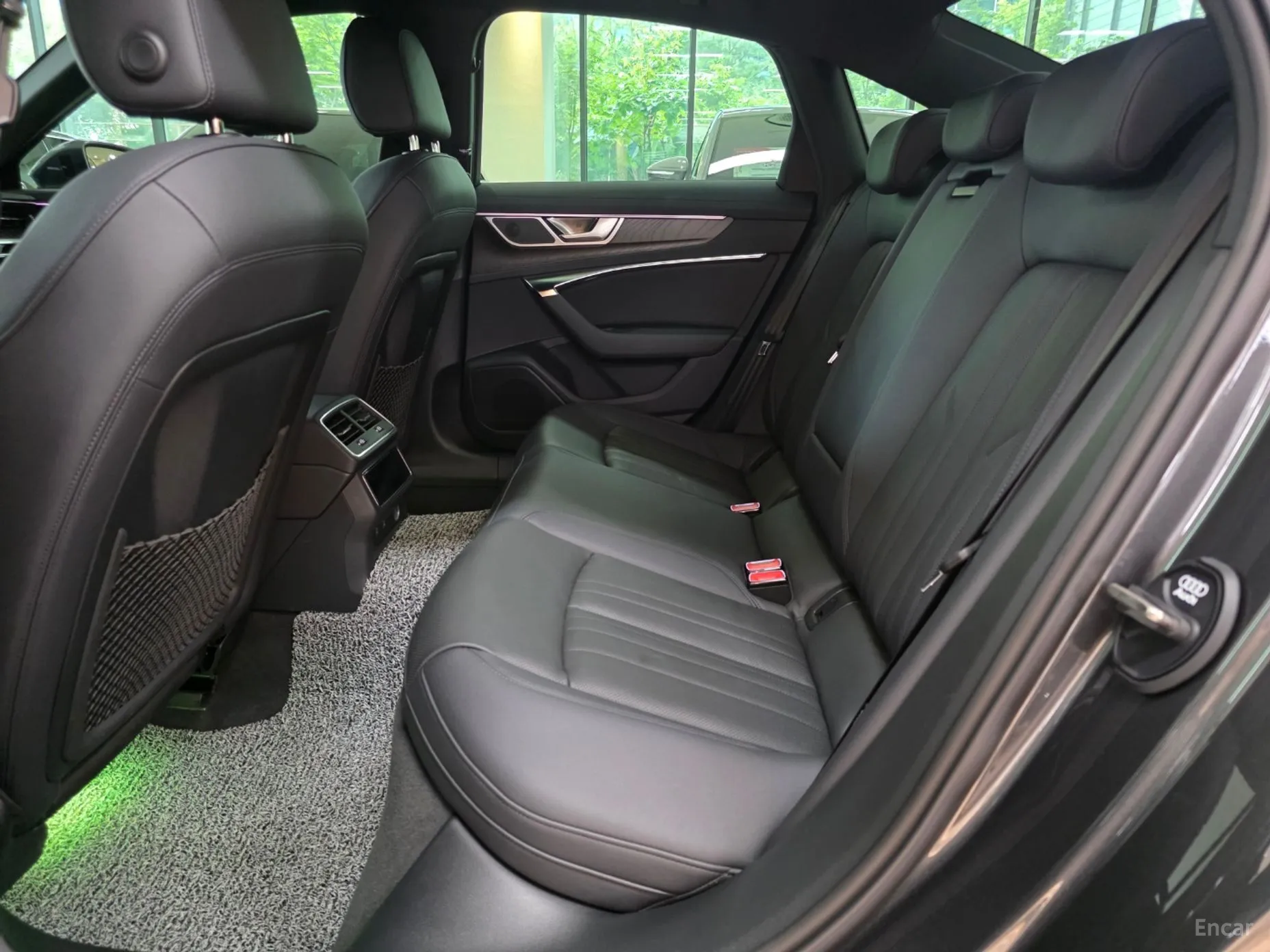 Audi A6 (C8) превью 11