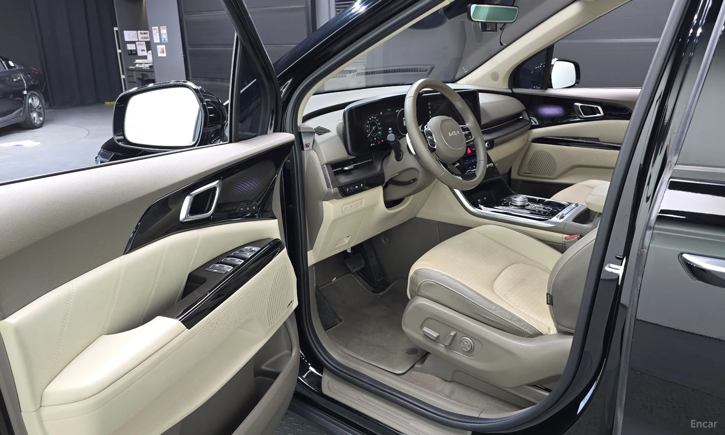 Kia Carnival Gen 4 превью 10
