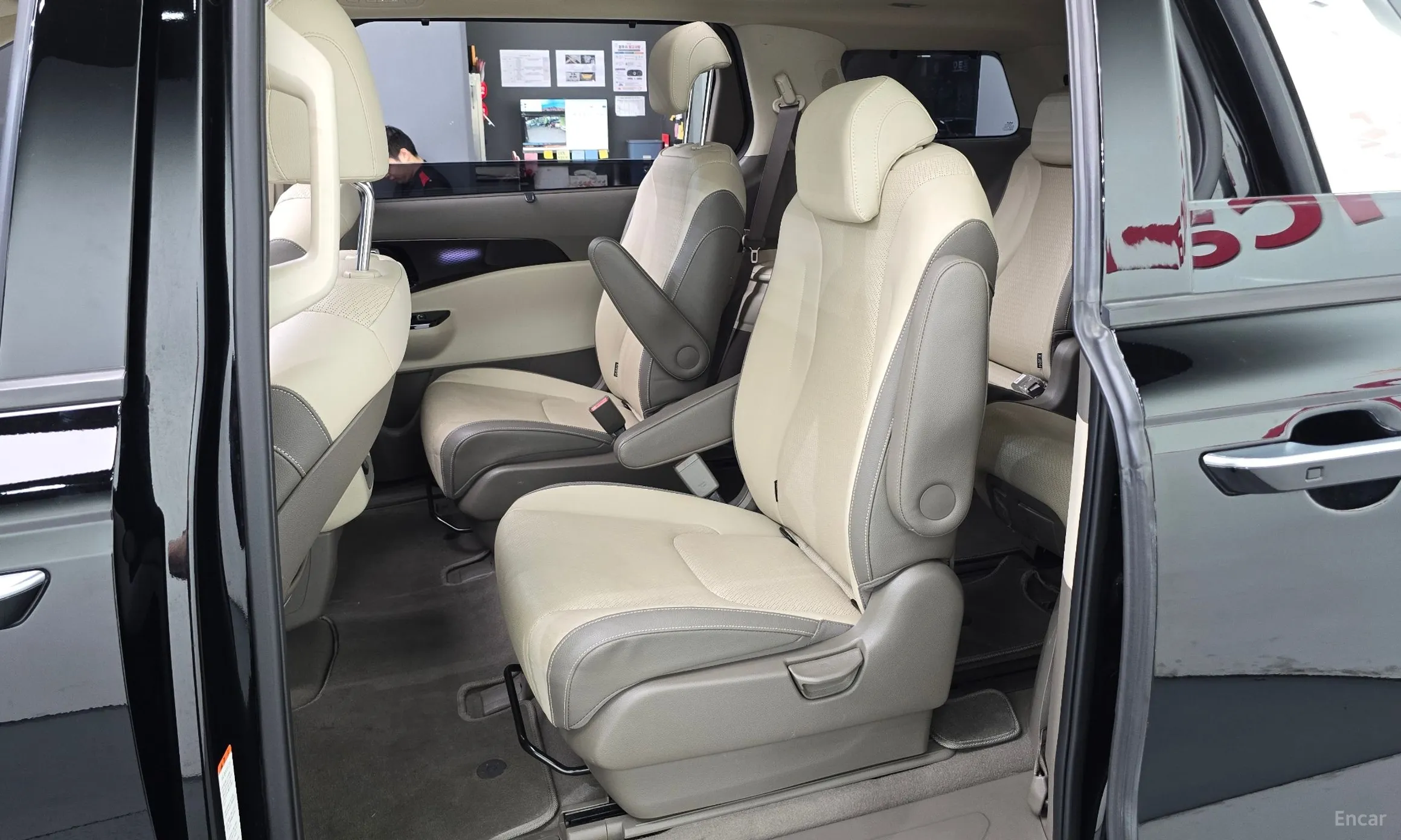 Kia Carnival Gen 4 превью 11