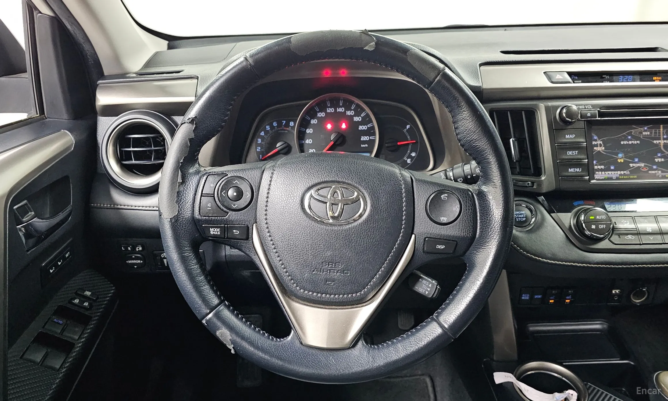 Toyota RAV4 превью 13