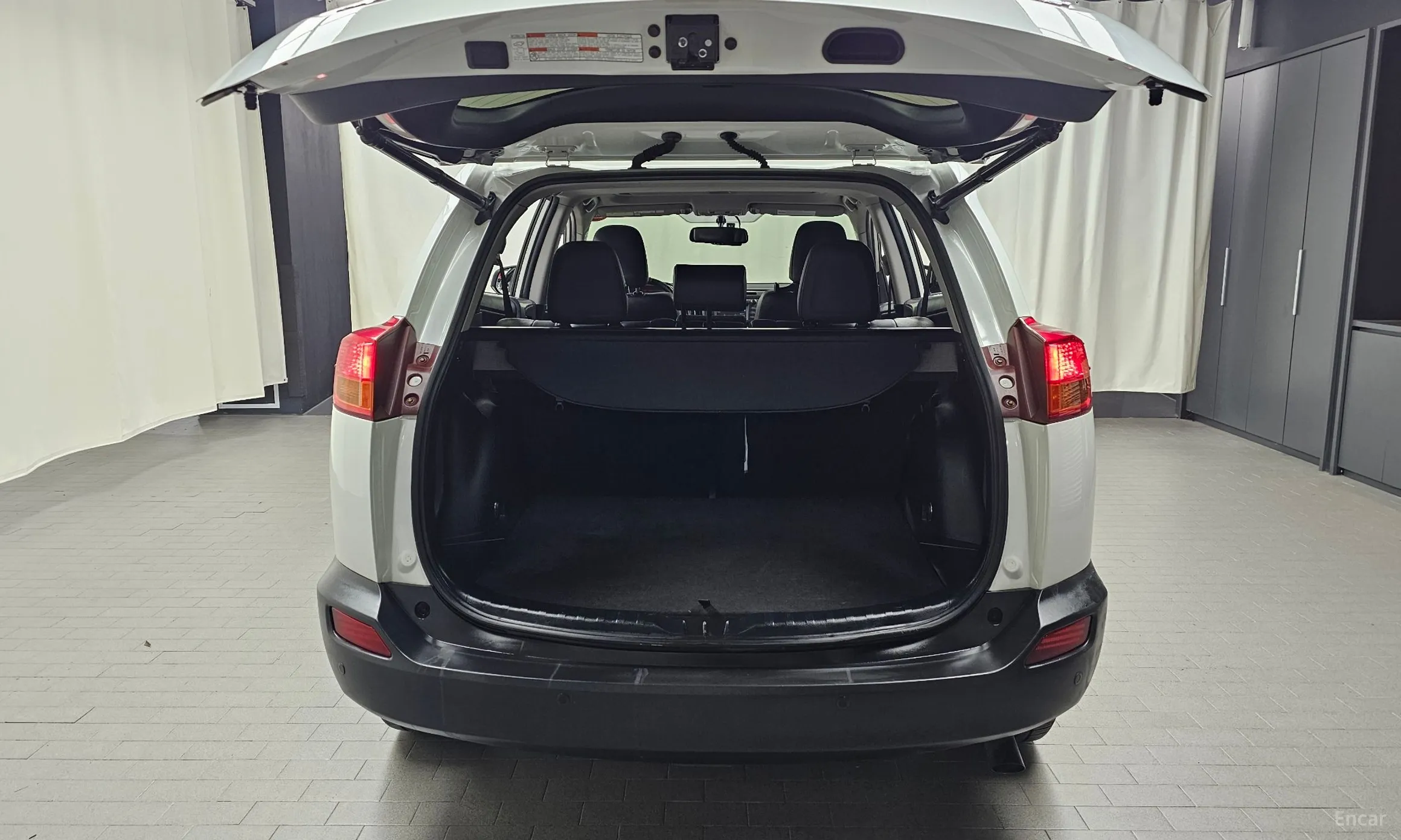 Toyota RAV4 превью 16