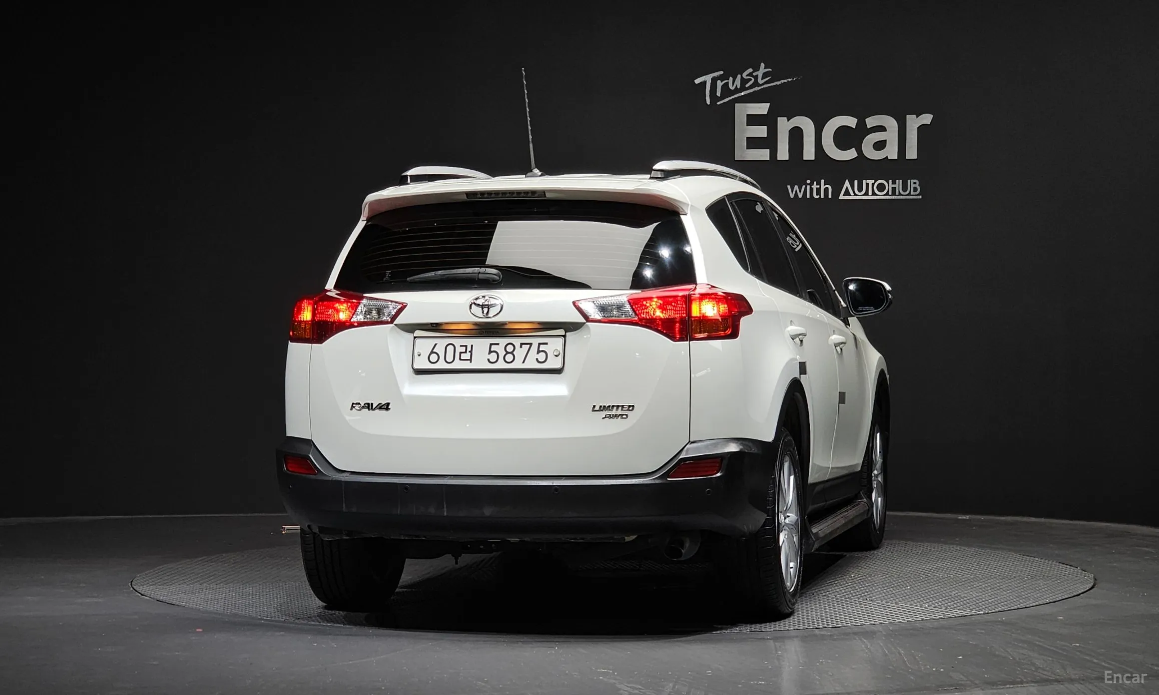 Toyota RAV4 превью 4