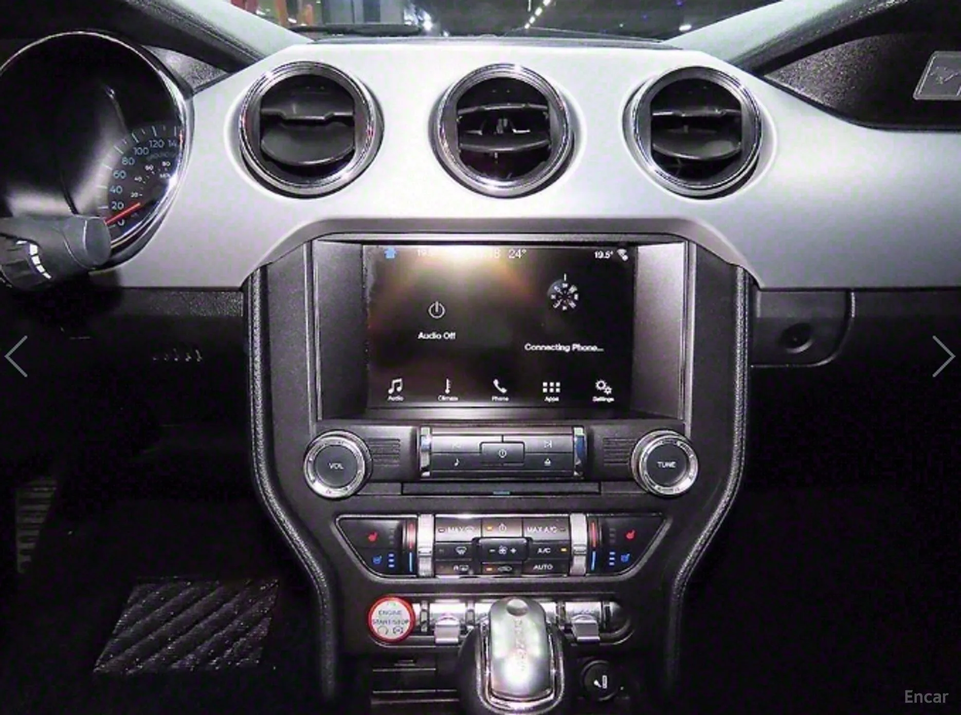 Ford Mustang превью 14