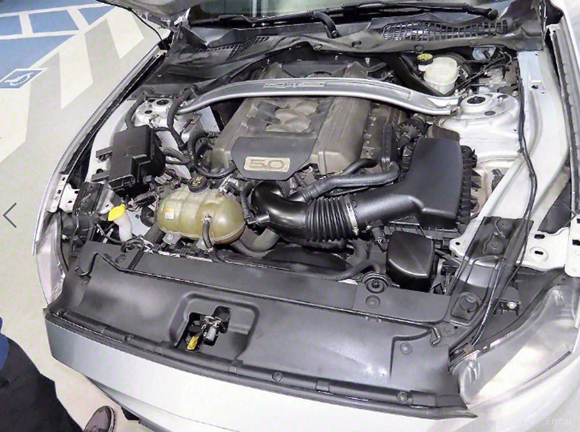 Ford Mustang превью 19