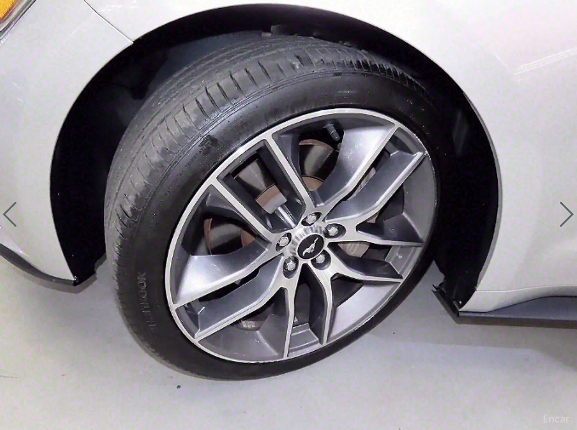 Ford Mustang превью 20