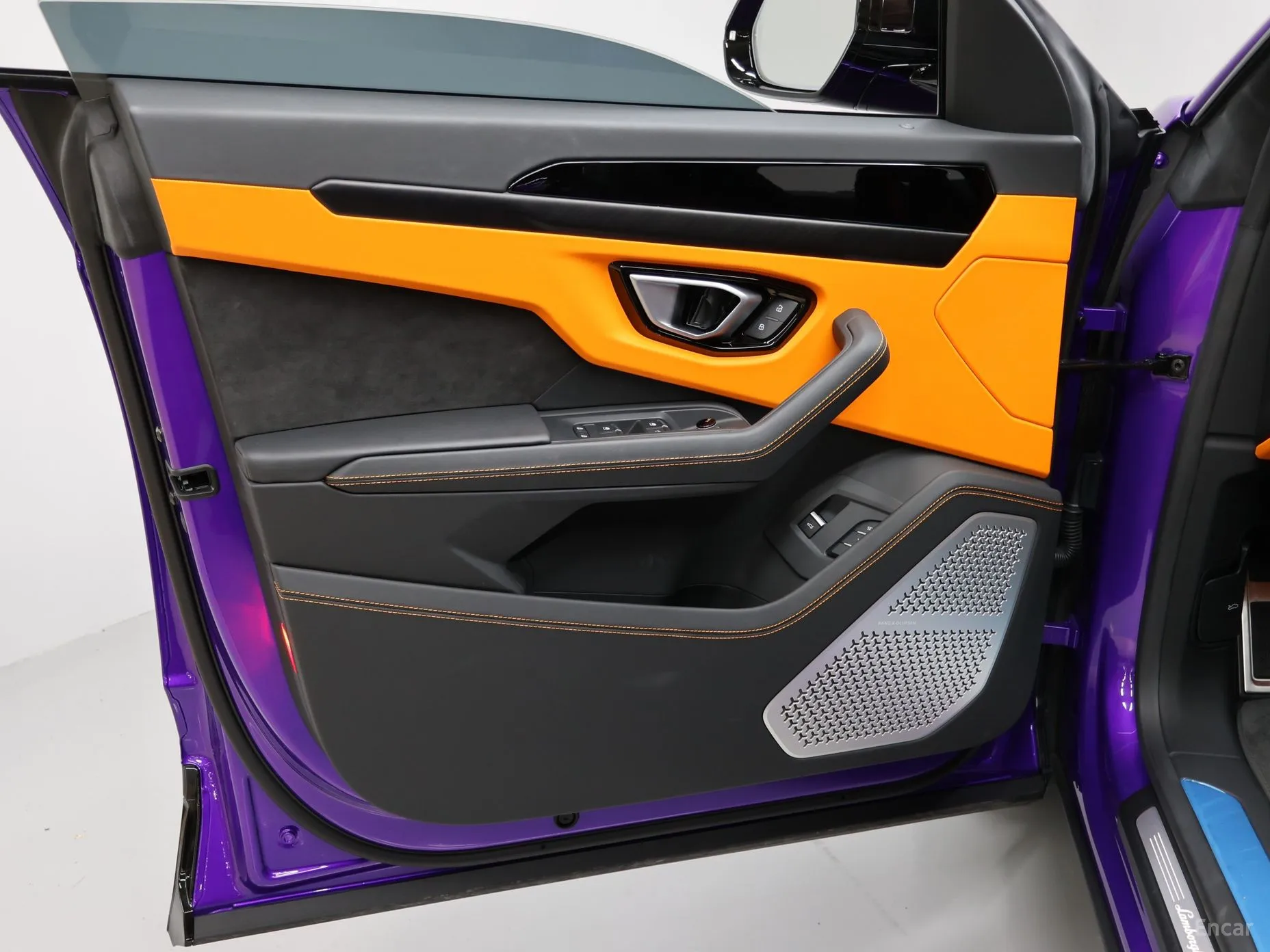 Lamborghini Urus превью 19