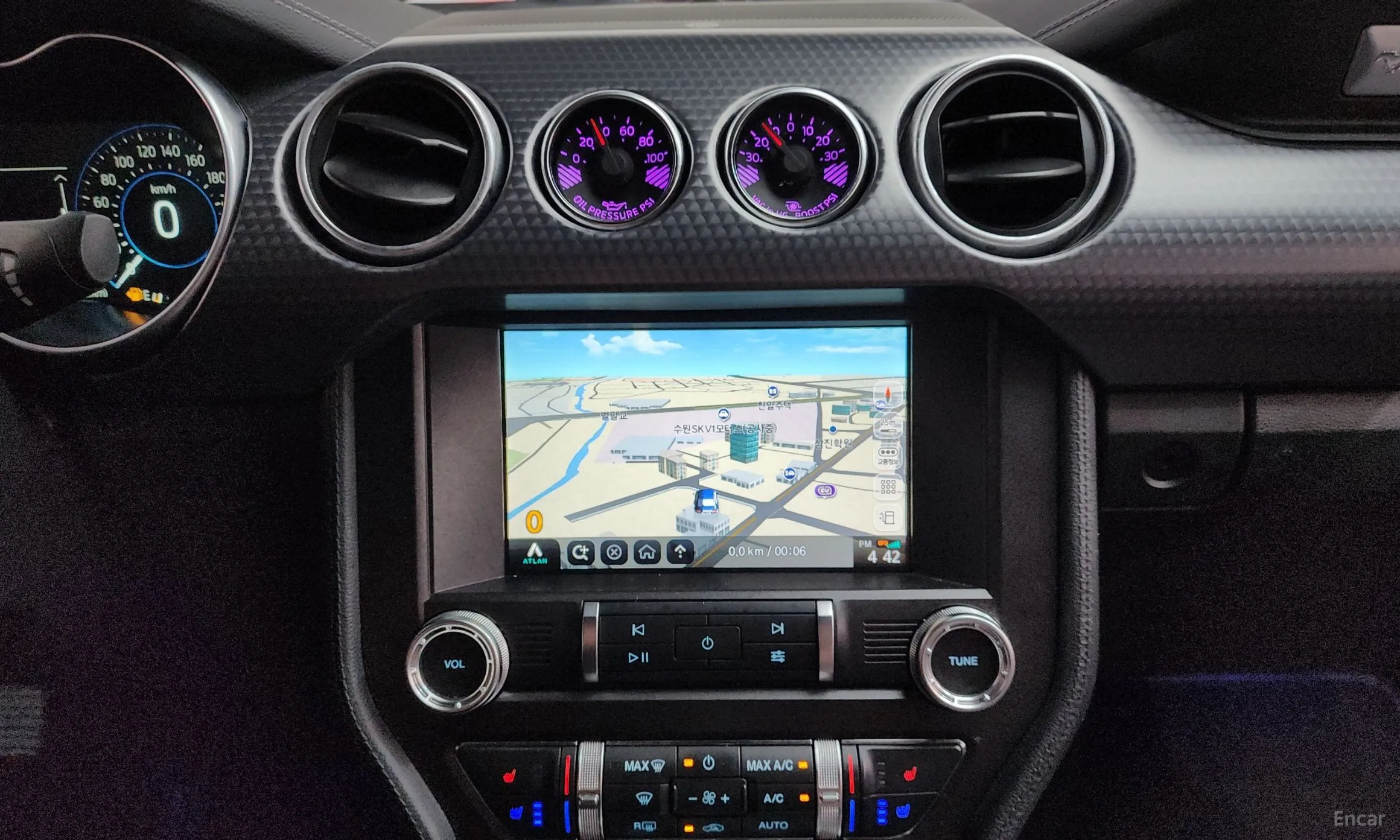 Ford Mustang превью 12