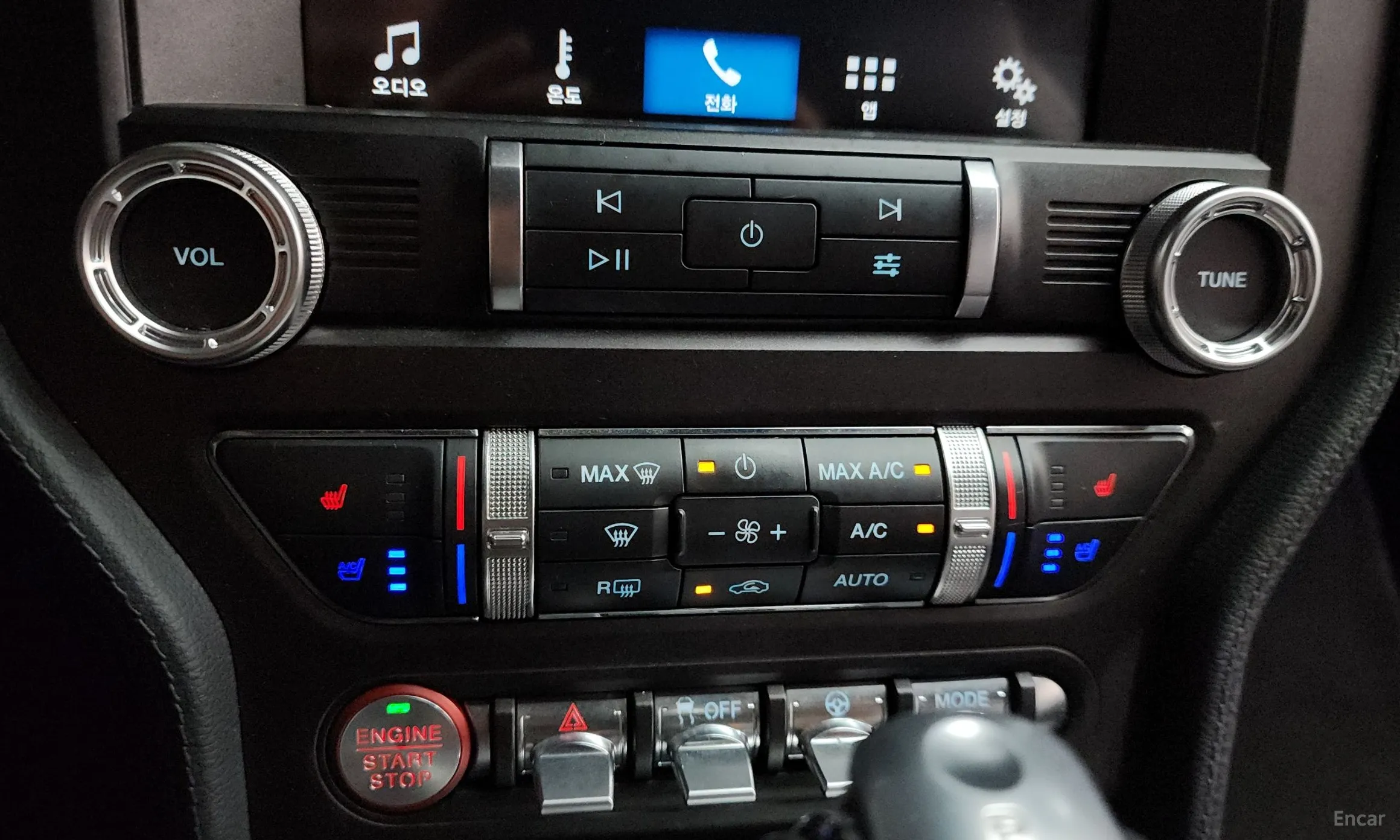 Ford Mustang превью 18