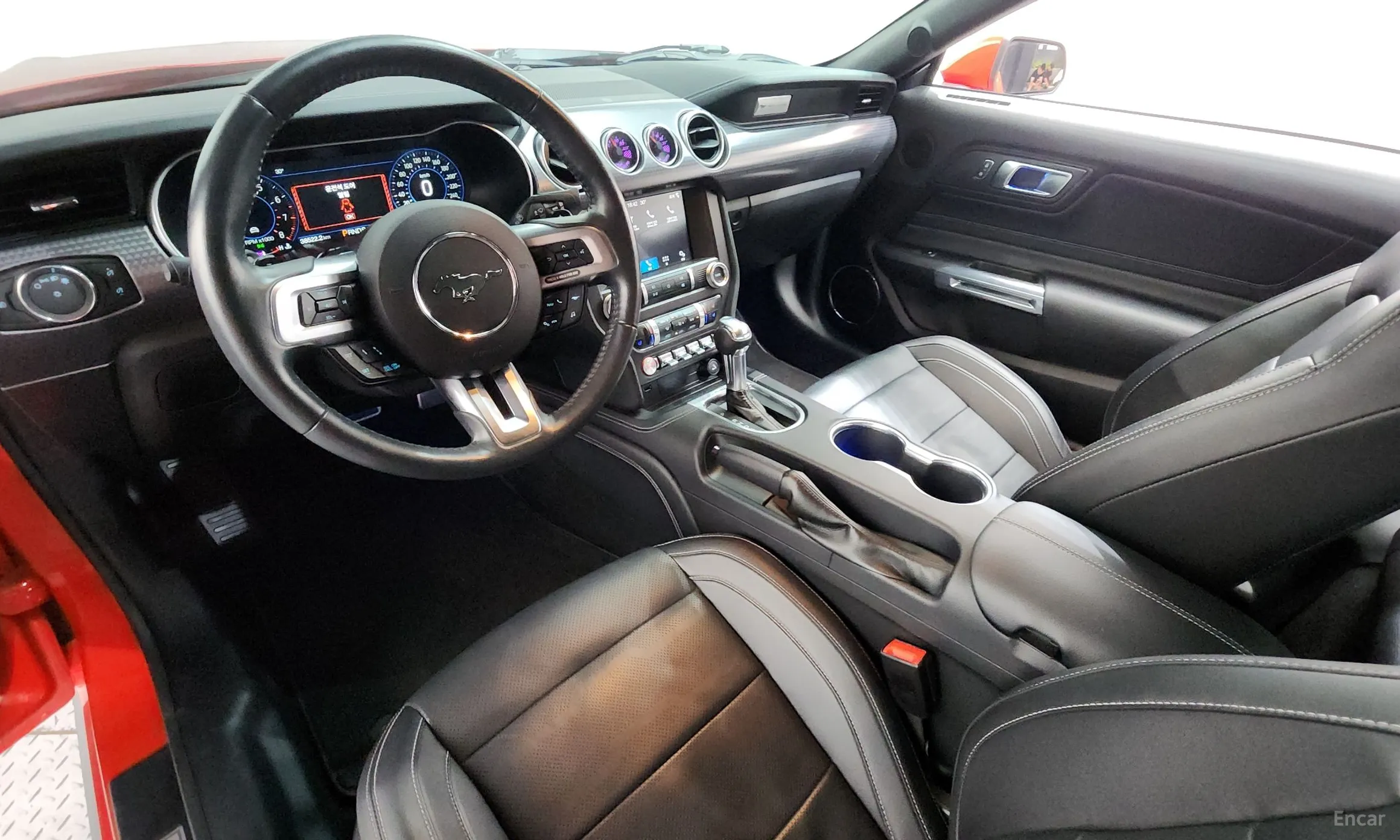 Ford Mustang превью 7