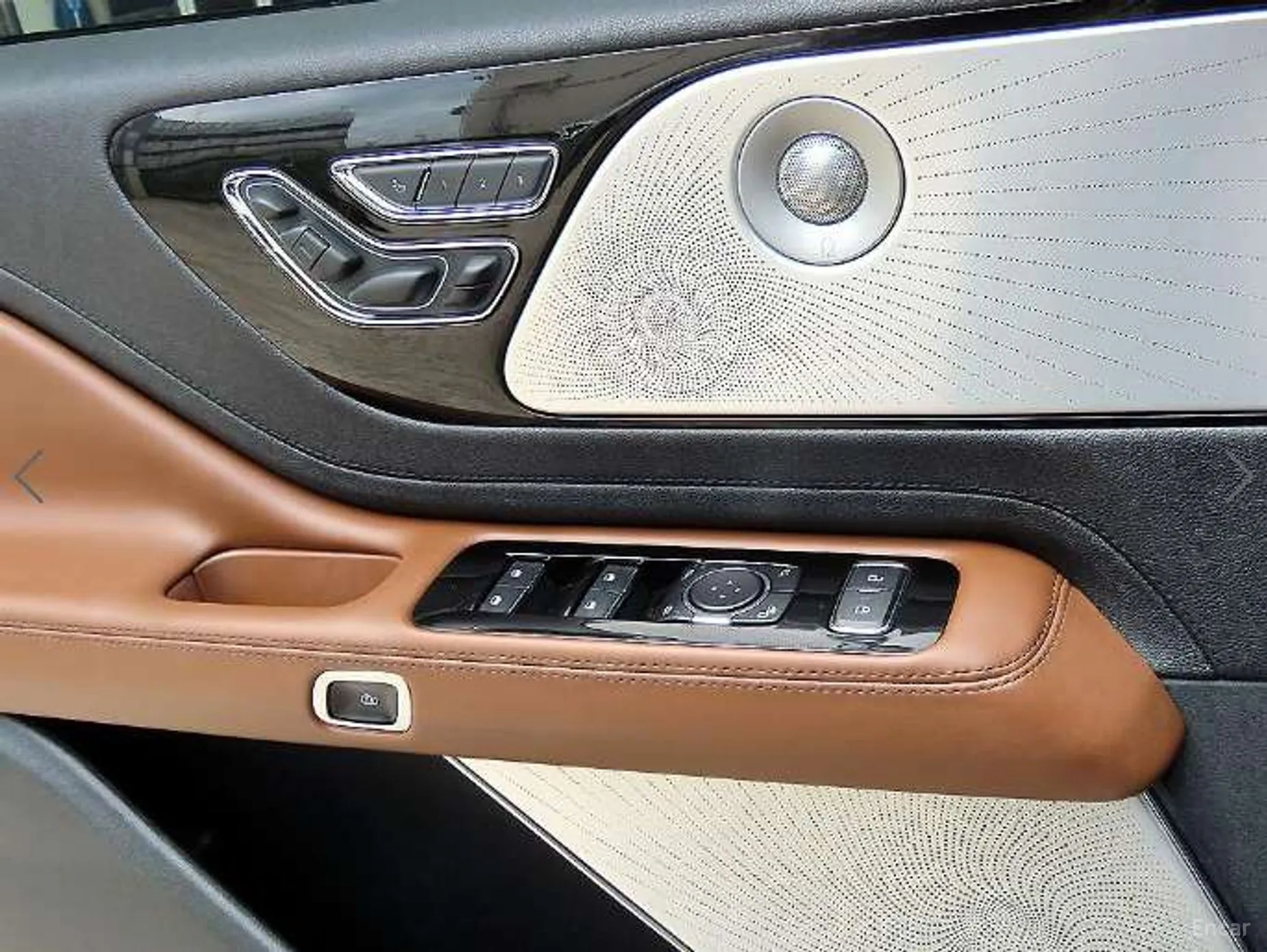 Lincoln Aviator 2nd Generation превью 12