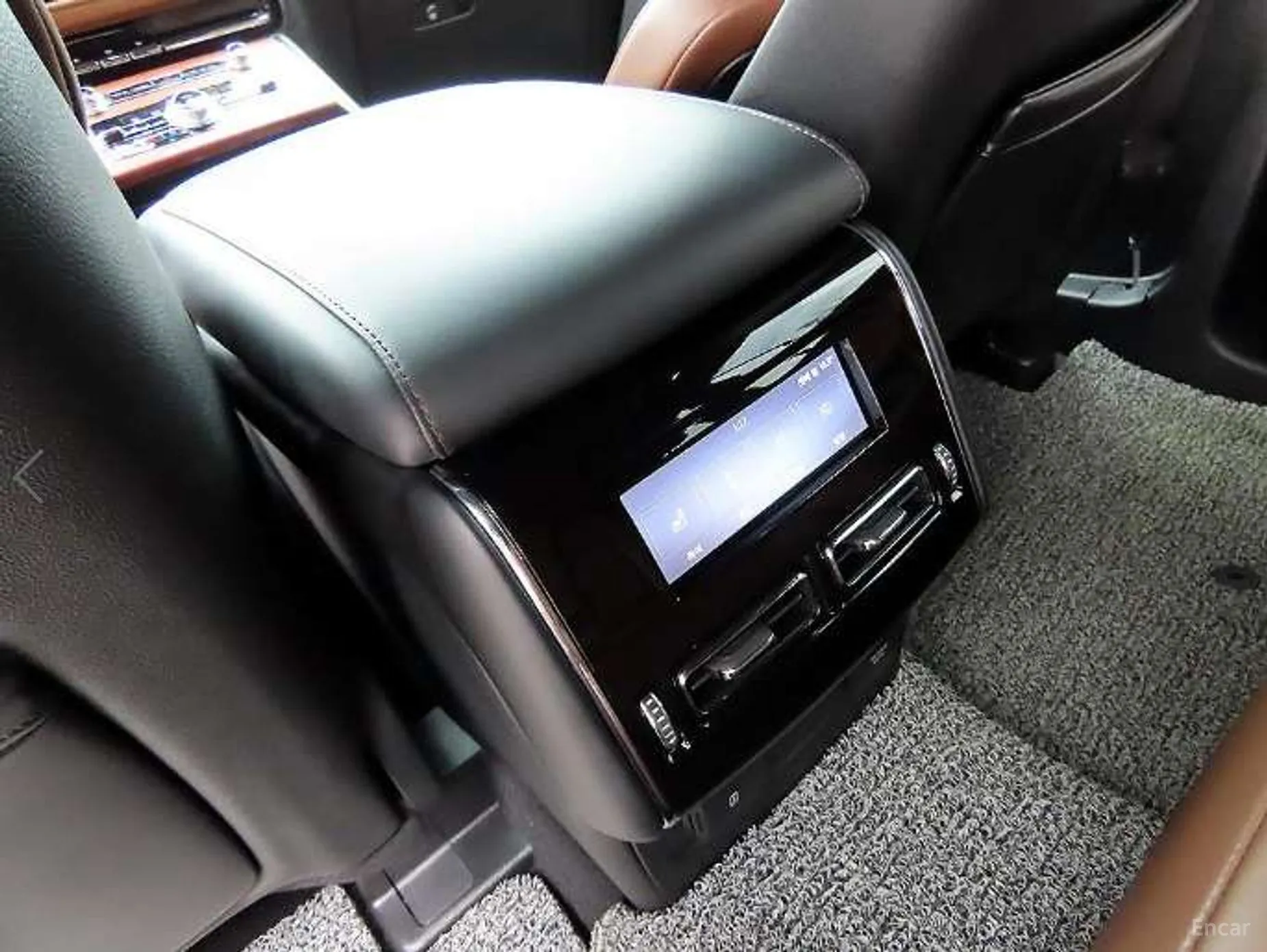 Lincoln Aviator 2nd Generation превью 15