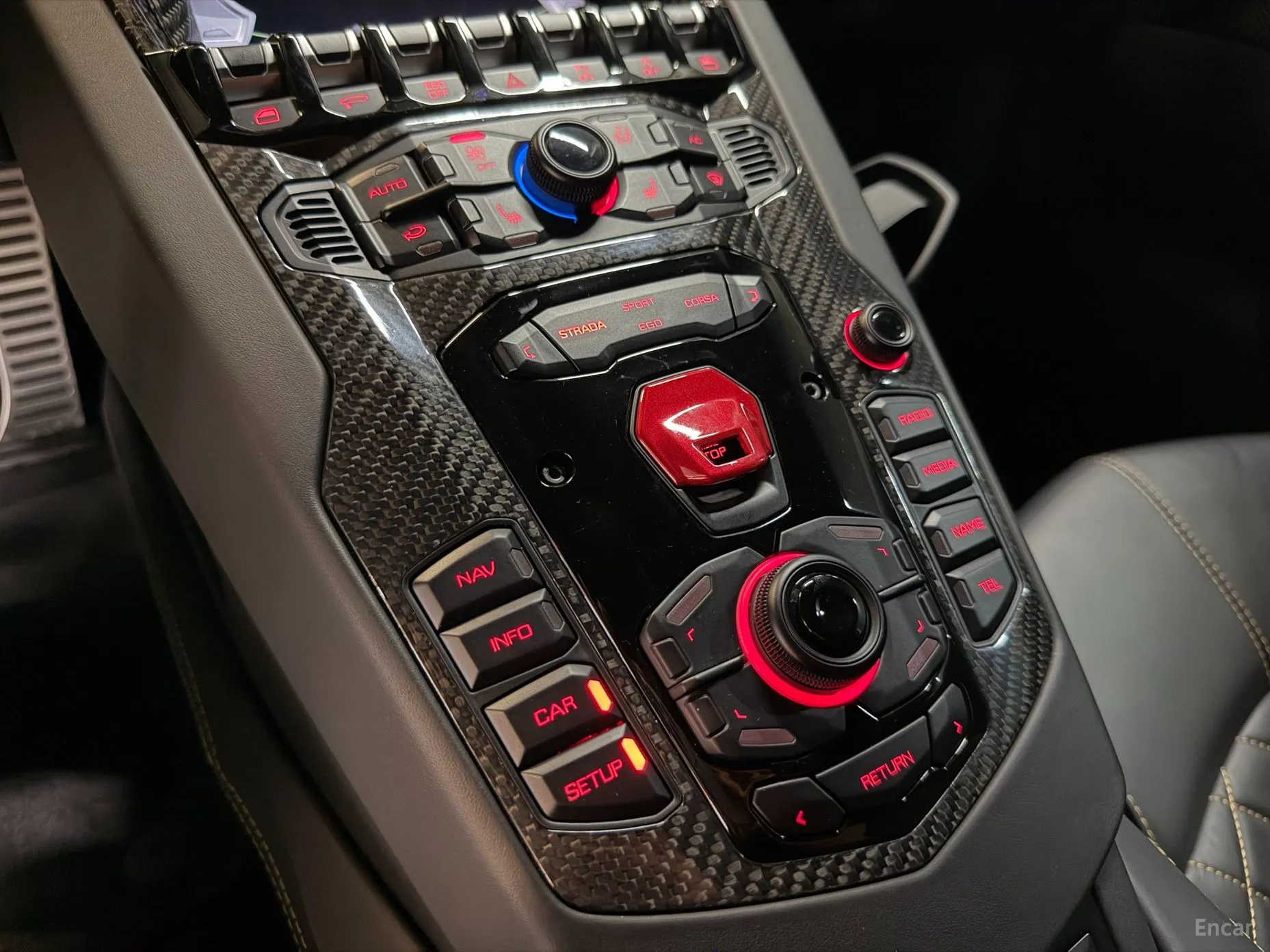 Lamborghini Aventador превью 12
