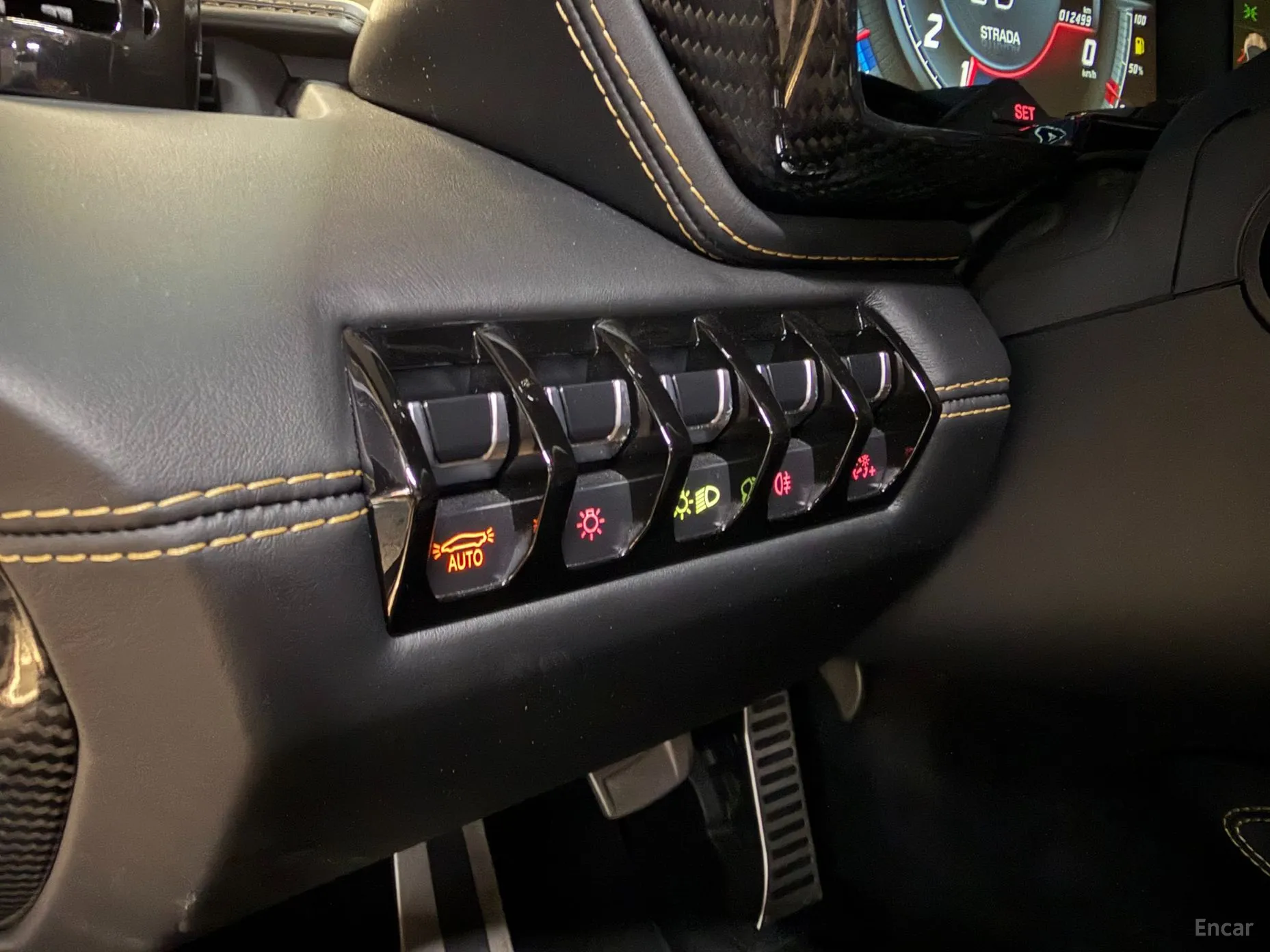 Lamborghini Aventador превью 13