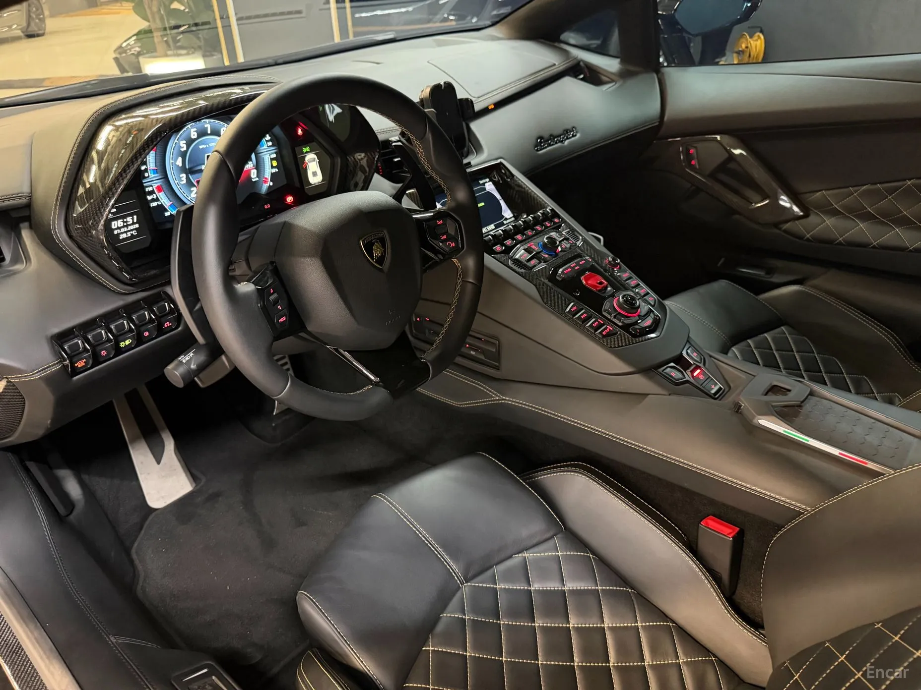 Lamborghini Aventador превью 6