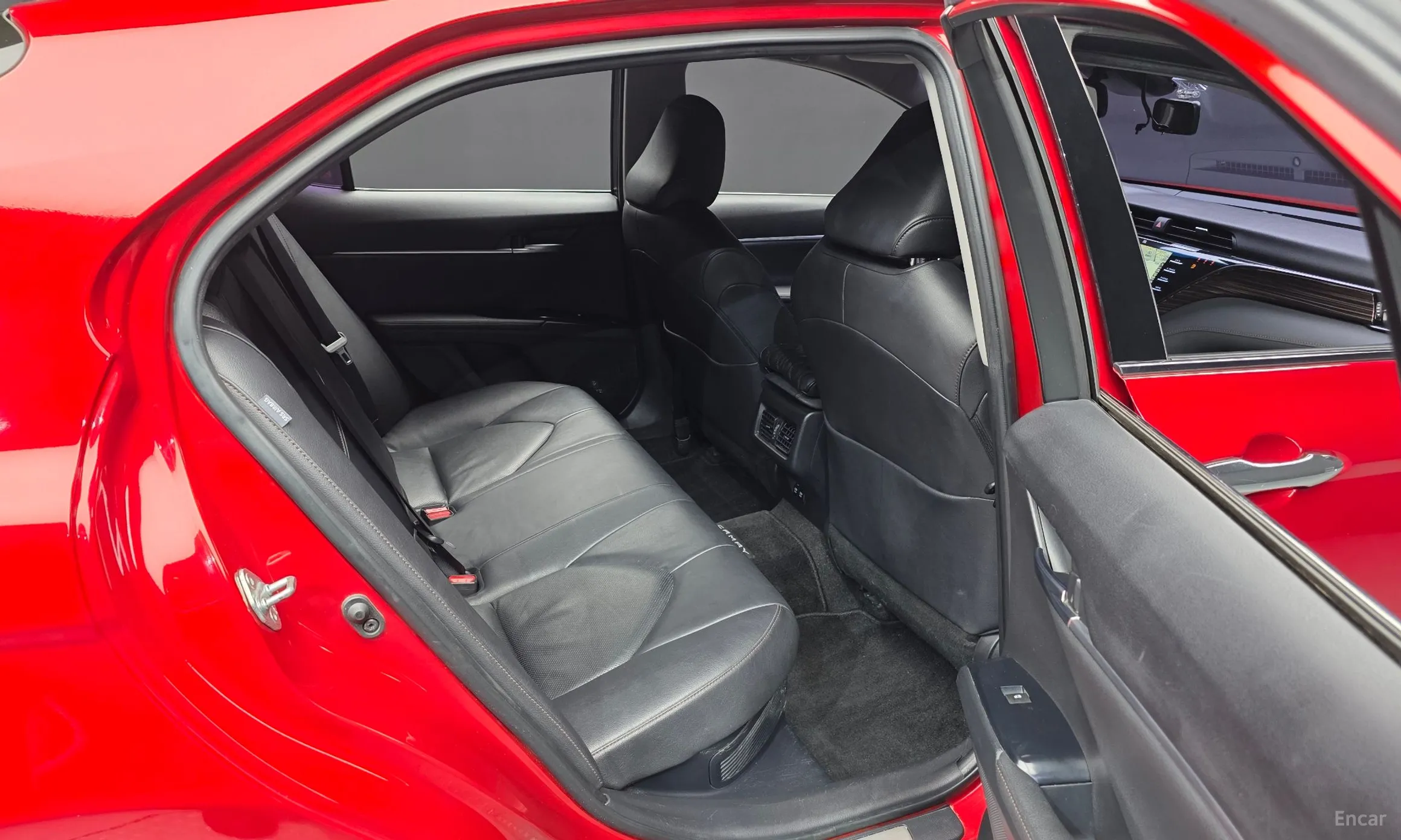Toyota Camry (XV70) превью 12