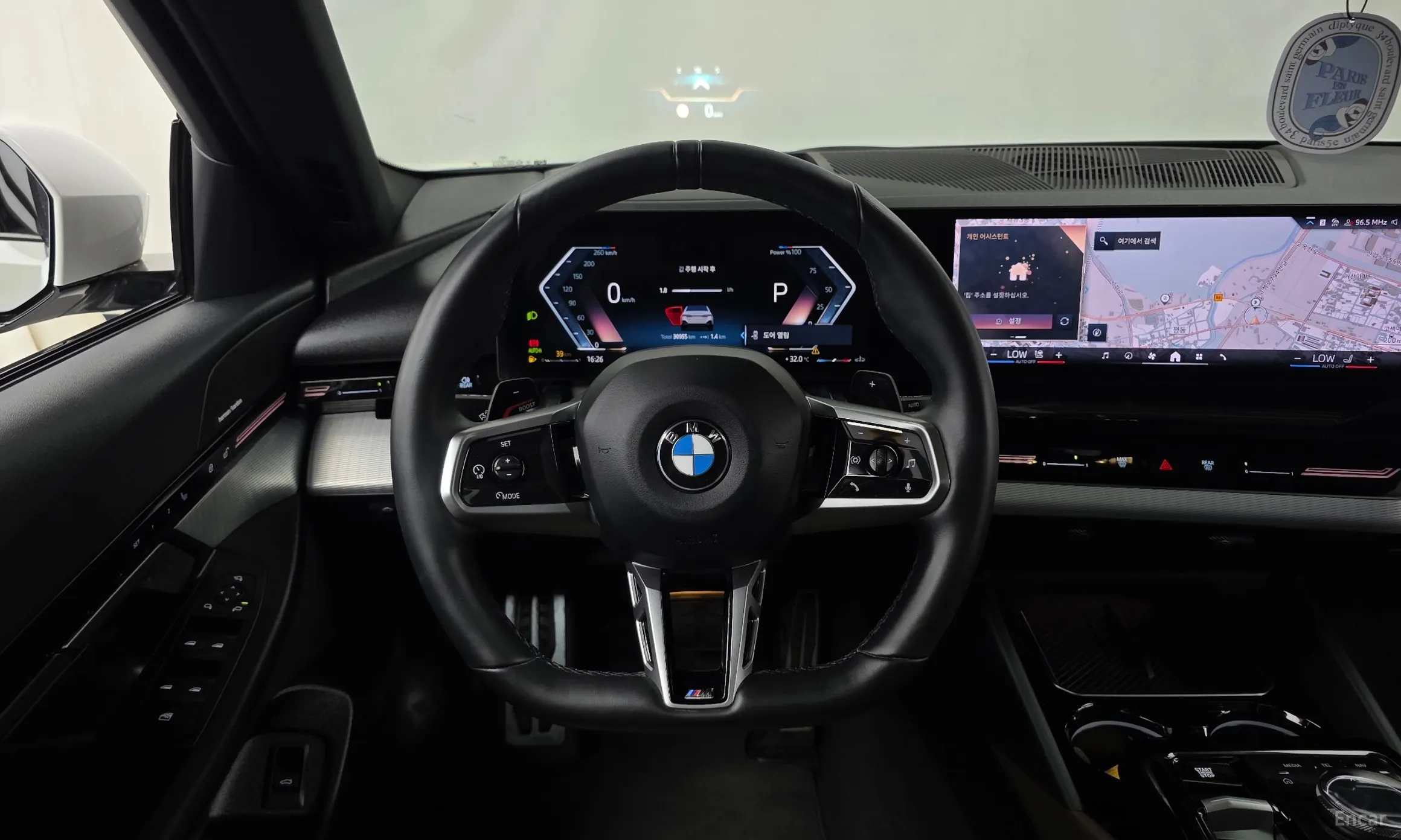 BMW 5 Series (G60) превью 13