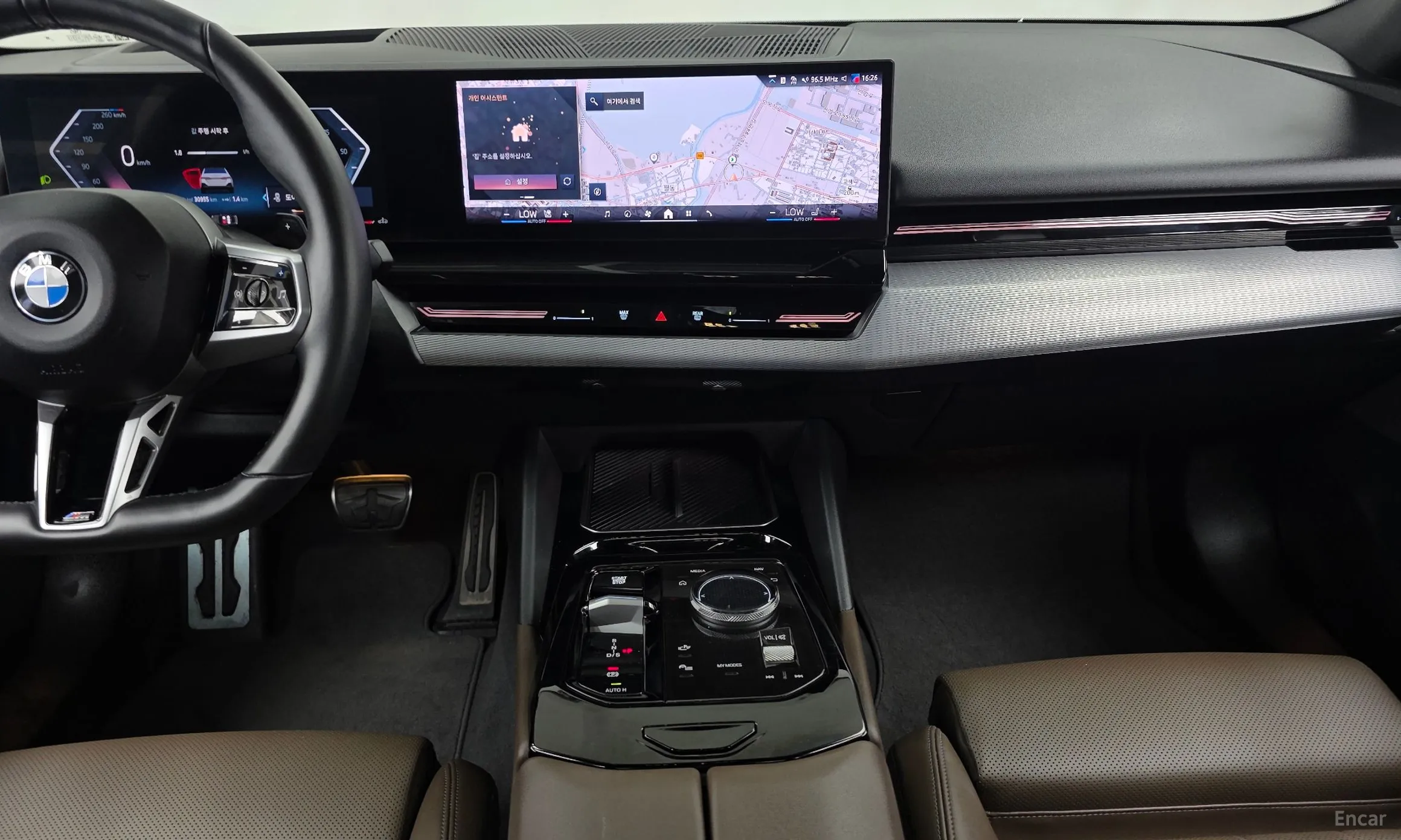 BMW 5 Series (G60) превью 14
