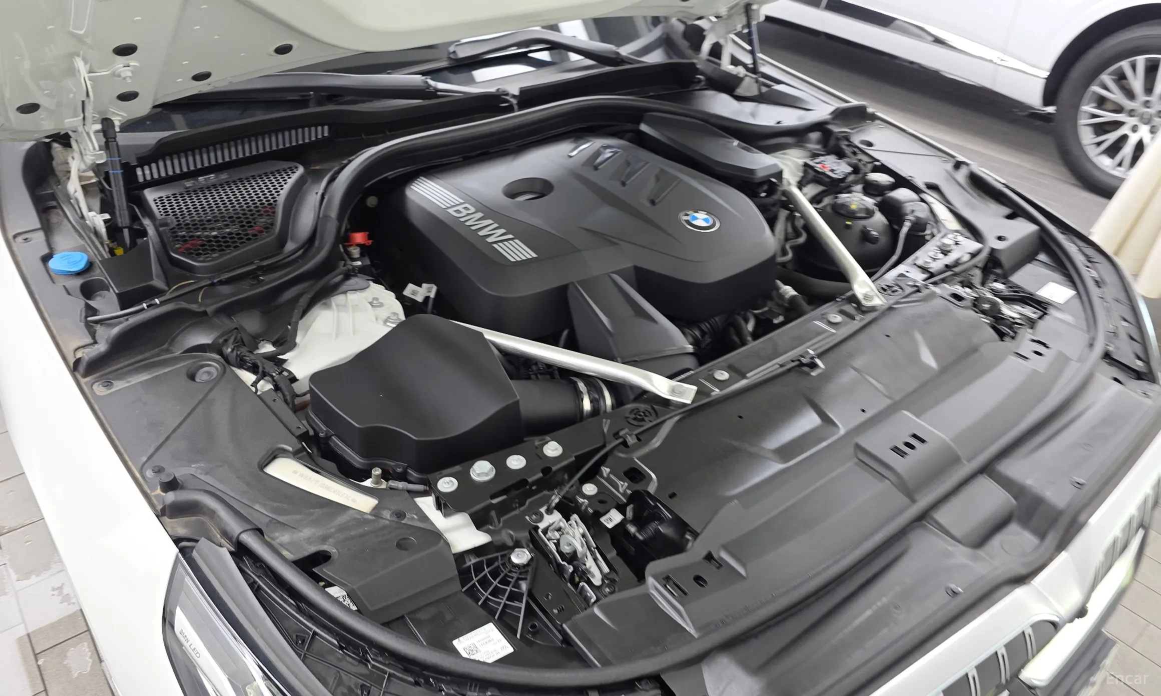 BMW 5 Series (G60) превью 6