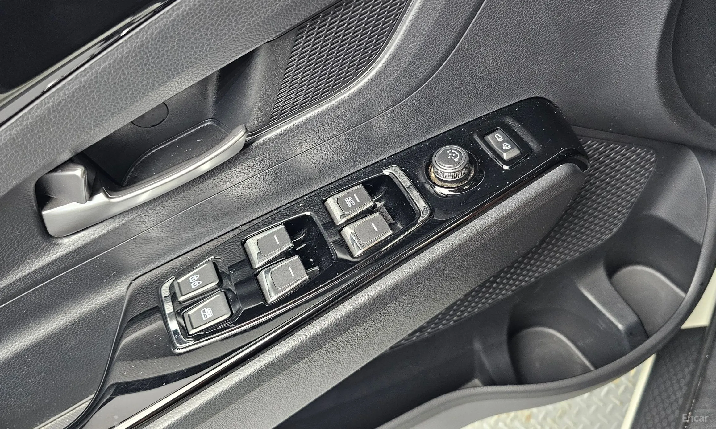 KG Mobility (SsangYong) Beautiful Korando превью 18
