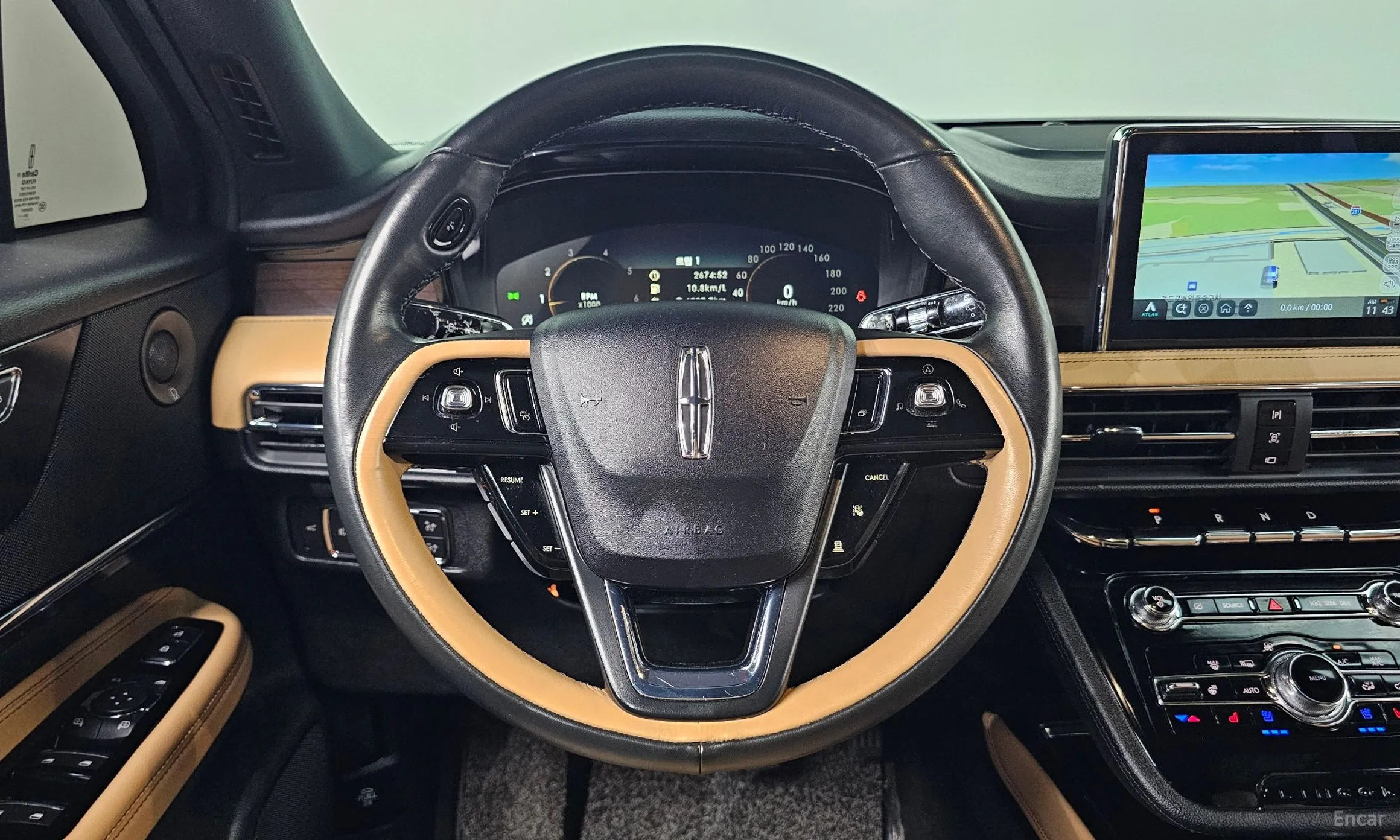 Lincoln Corsair превью 13