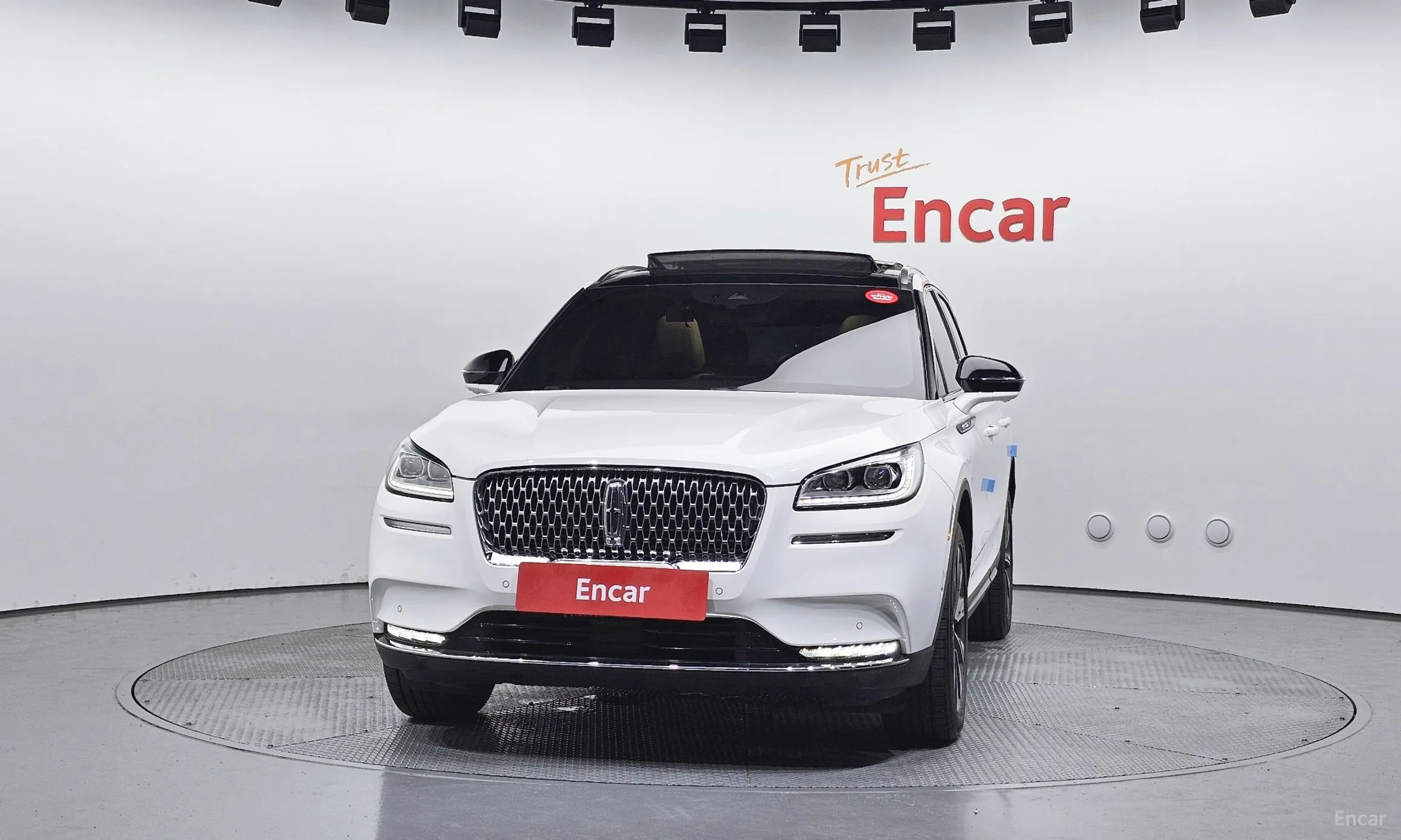 Lincoln Corsair превью 3