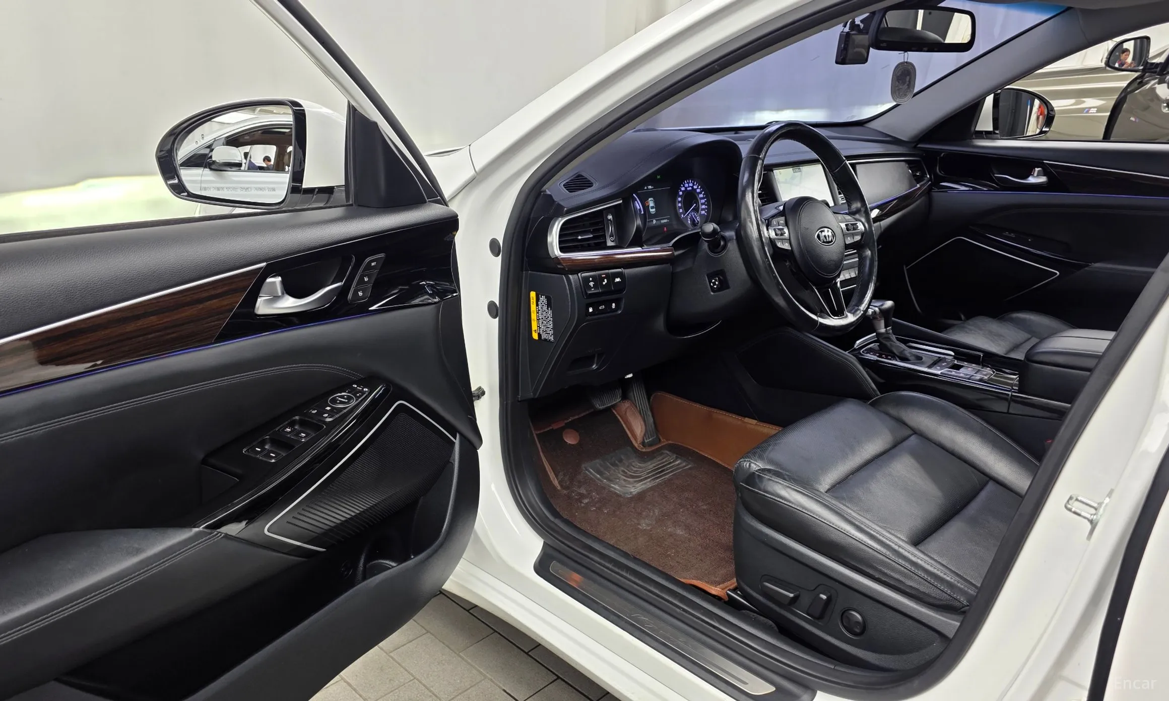 Kia K7 Hybrid превью 10