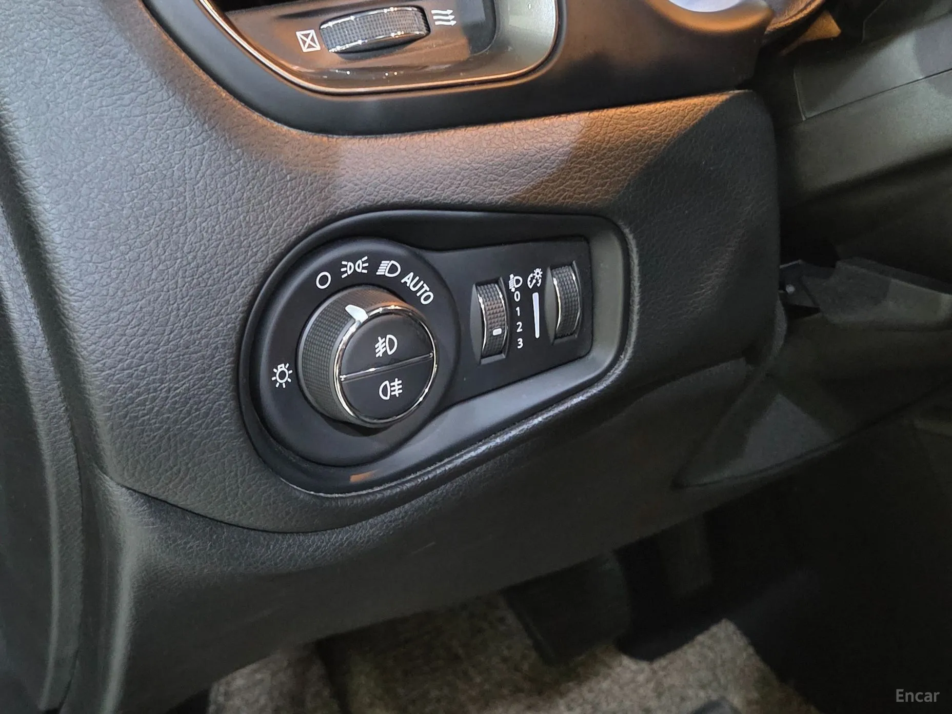 Jeep Renegade превью 14