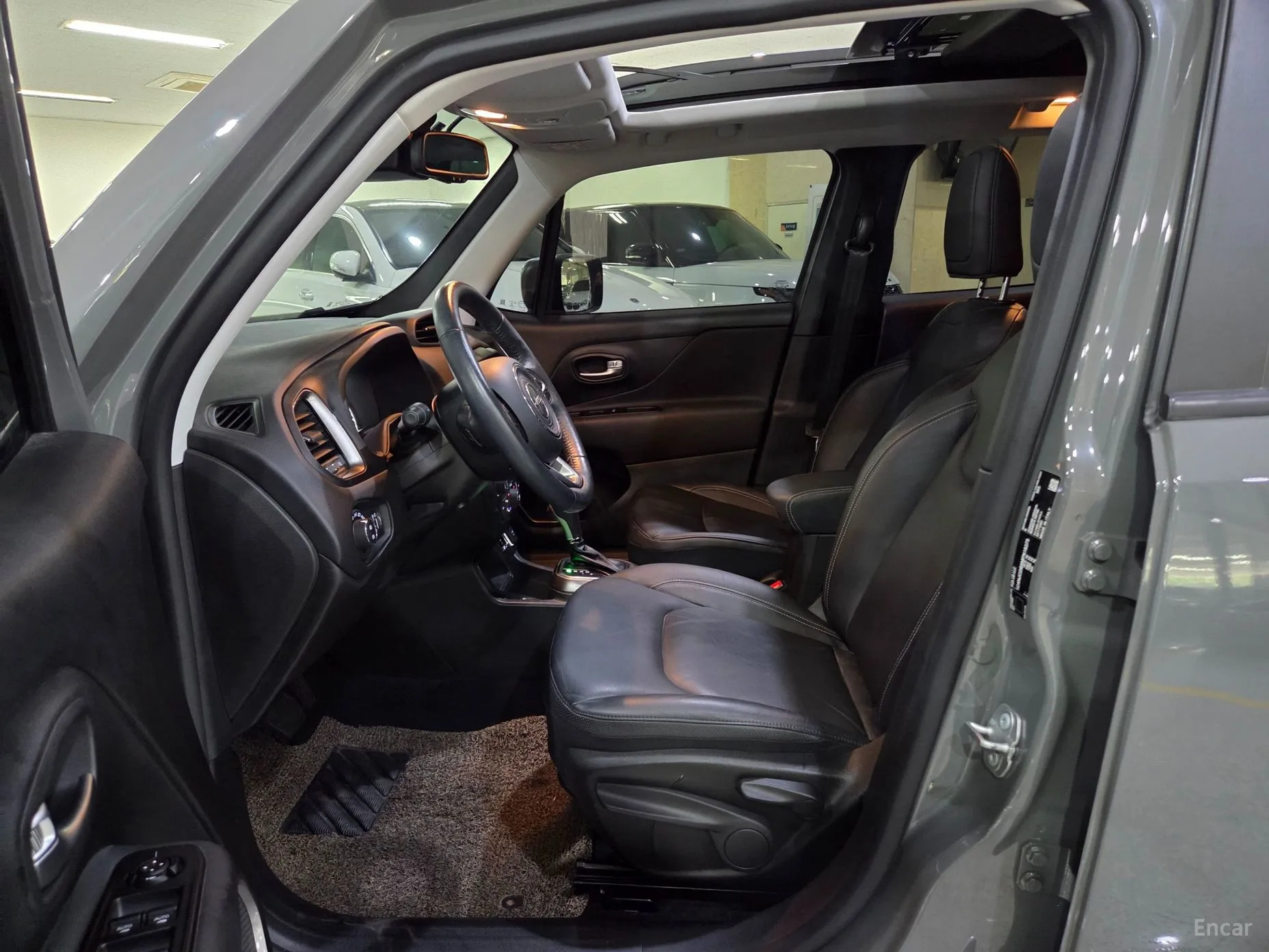 Jeep Renegade превью 6