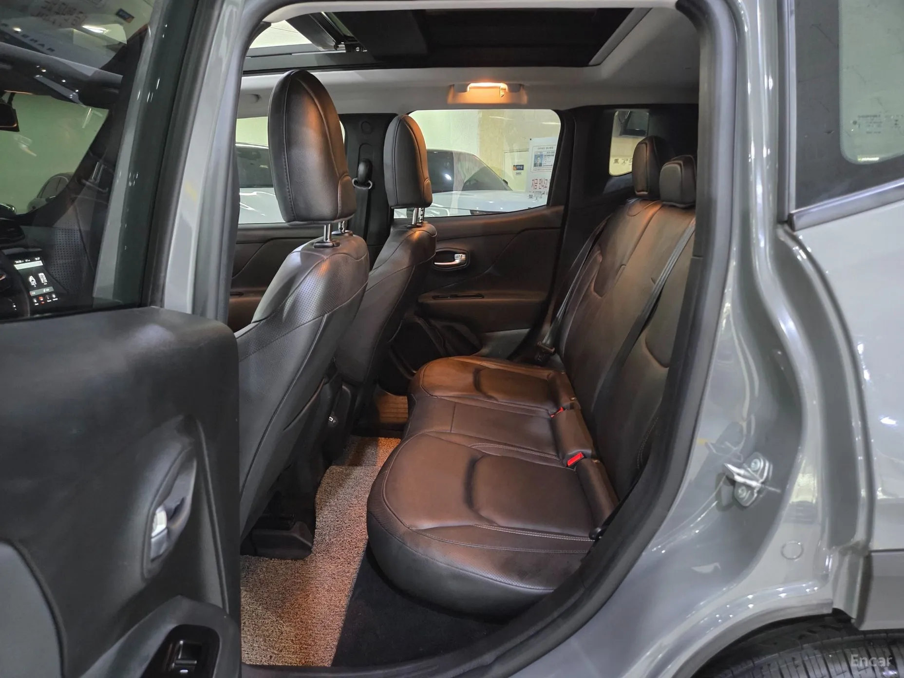 Jeep Renegade превью 7