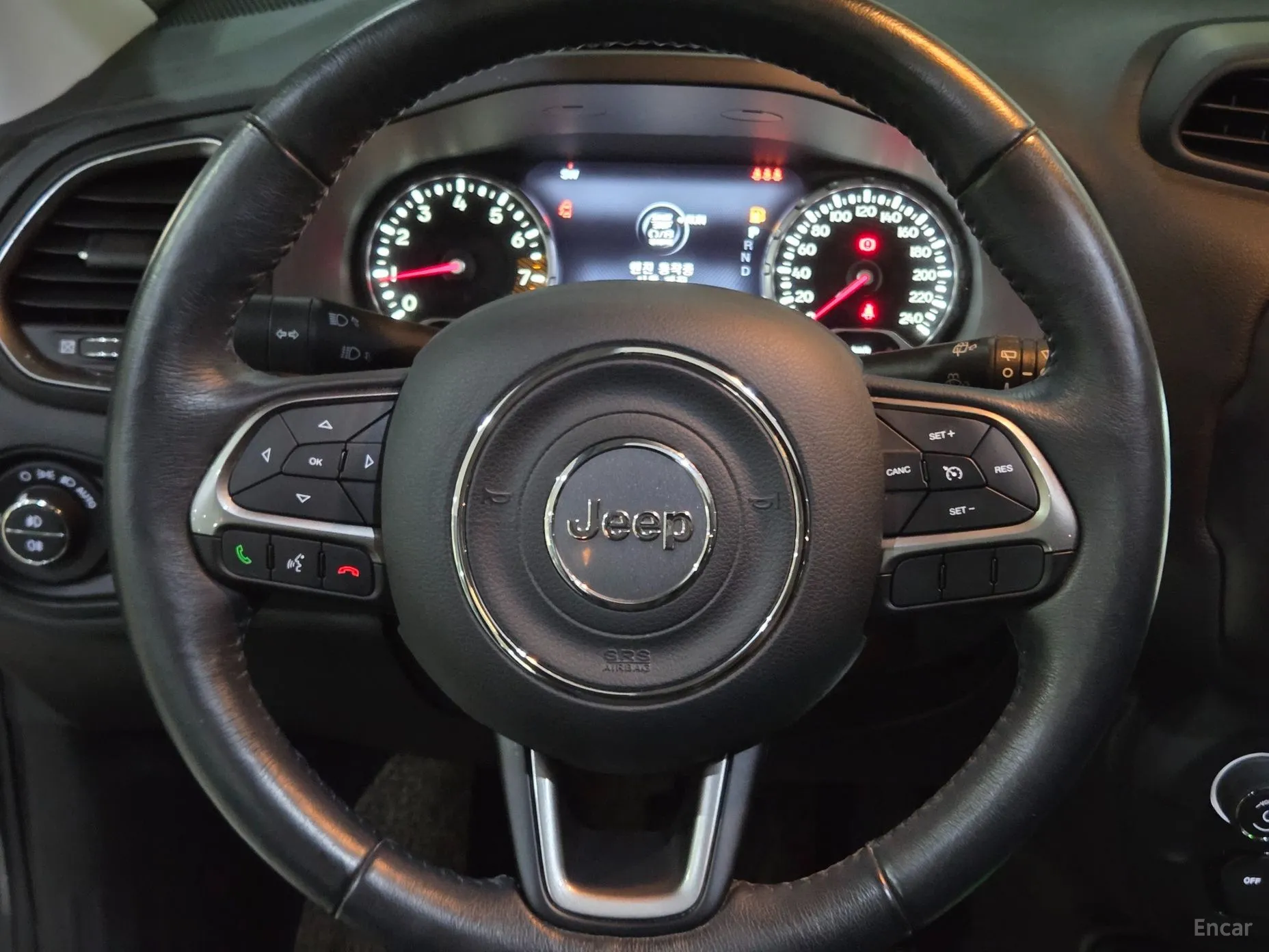 Jeep Renegade превью 9