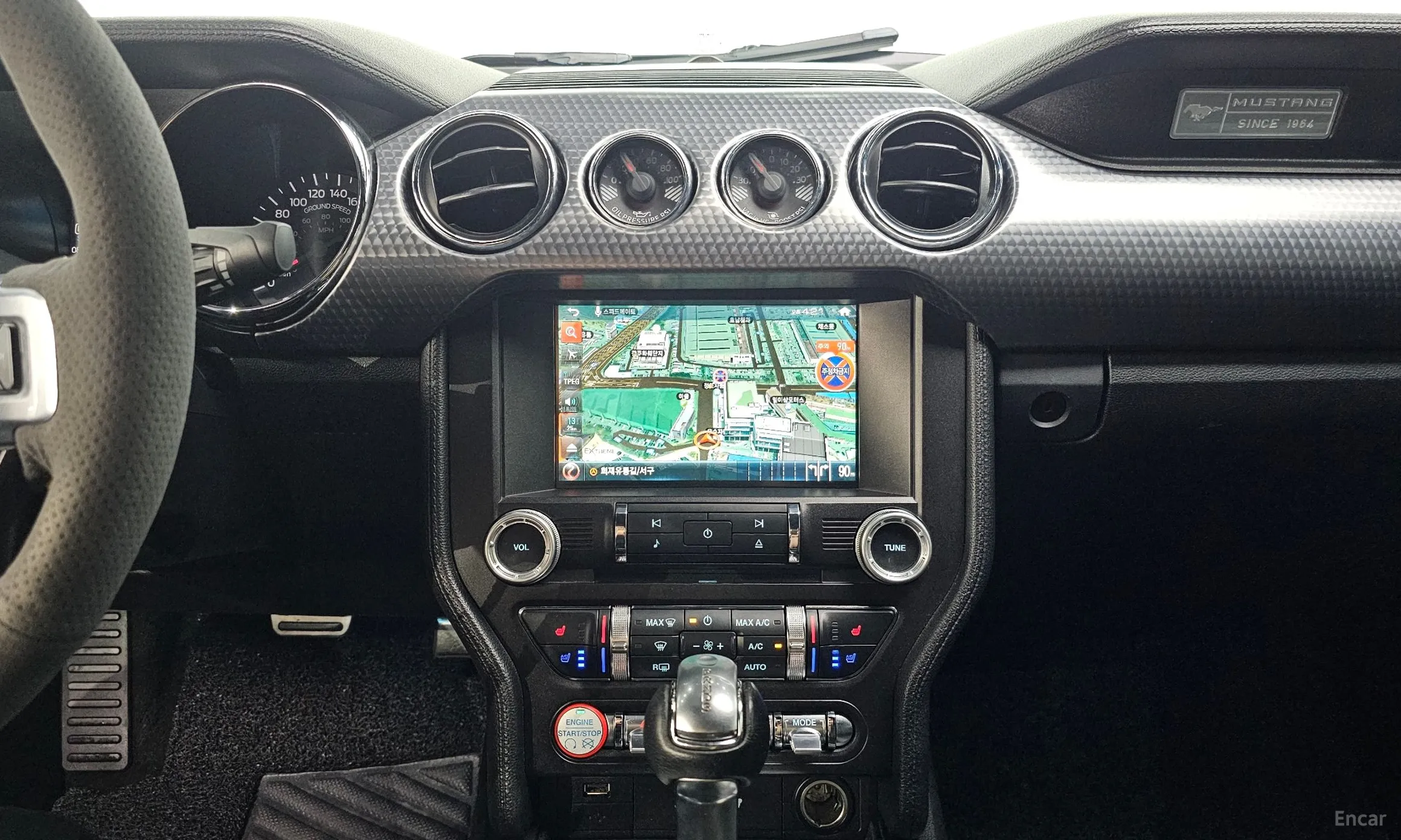 Ford Mustang превью 12
