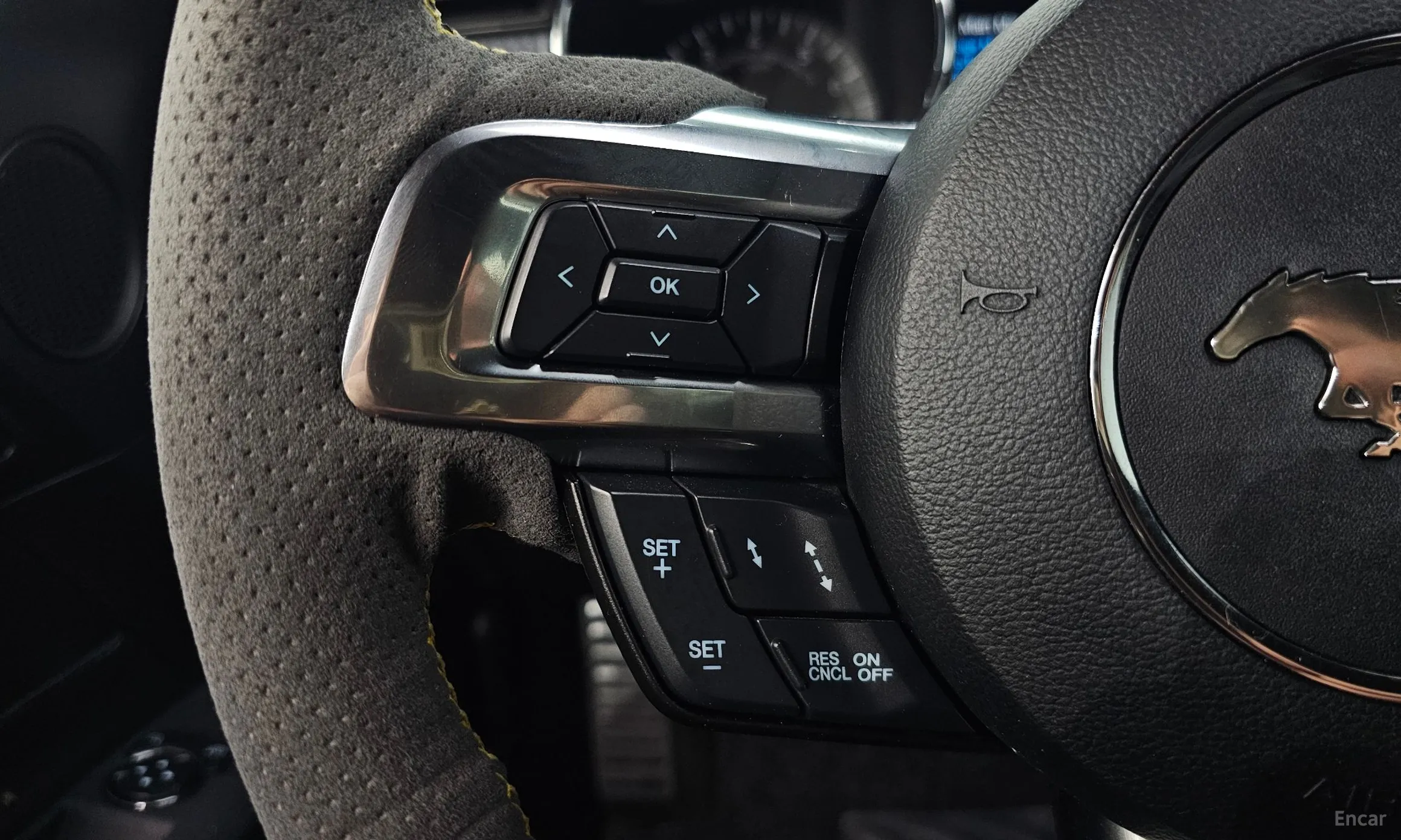 Ford Mustang превью 14
