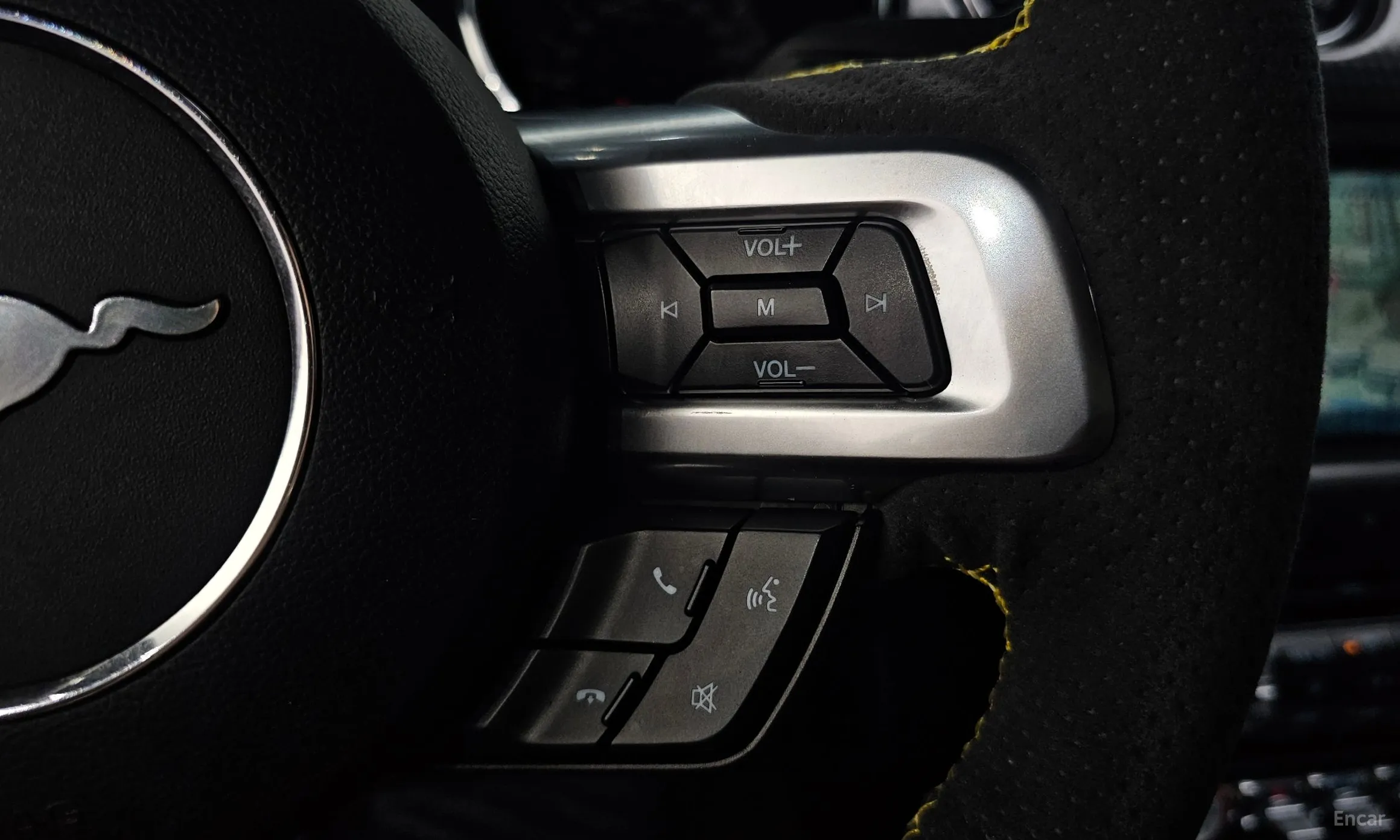 Ford Mustang превью 15