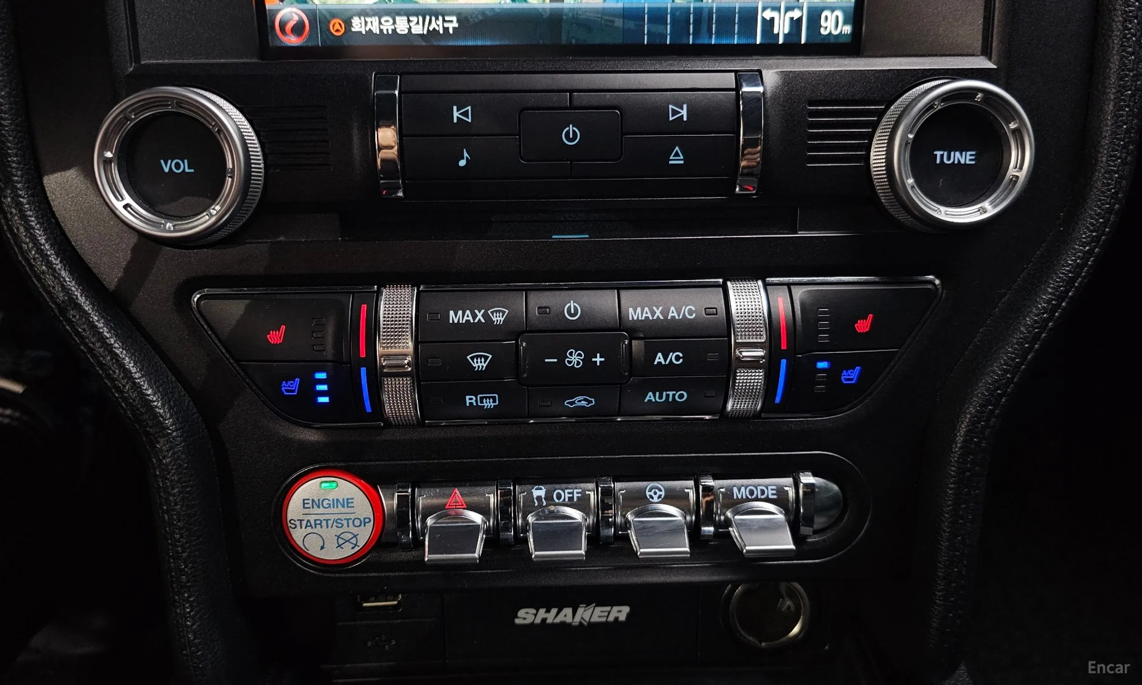 Ford Mustang превью 19