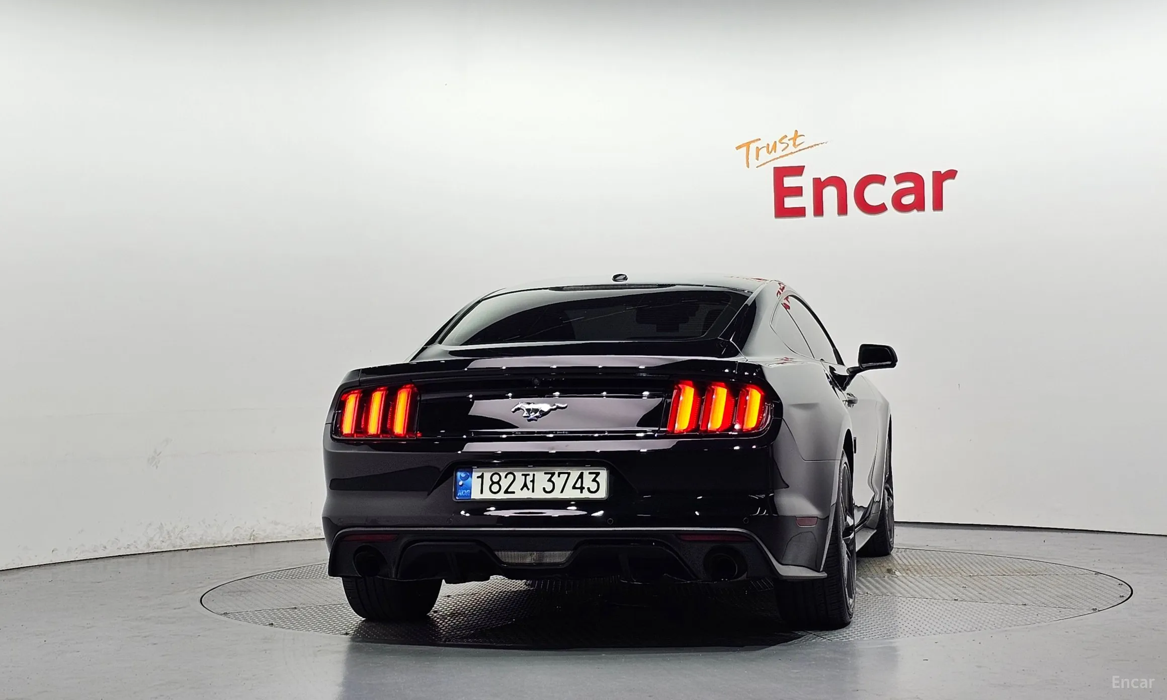 Ford Mustang превью 4