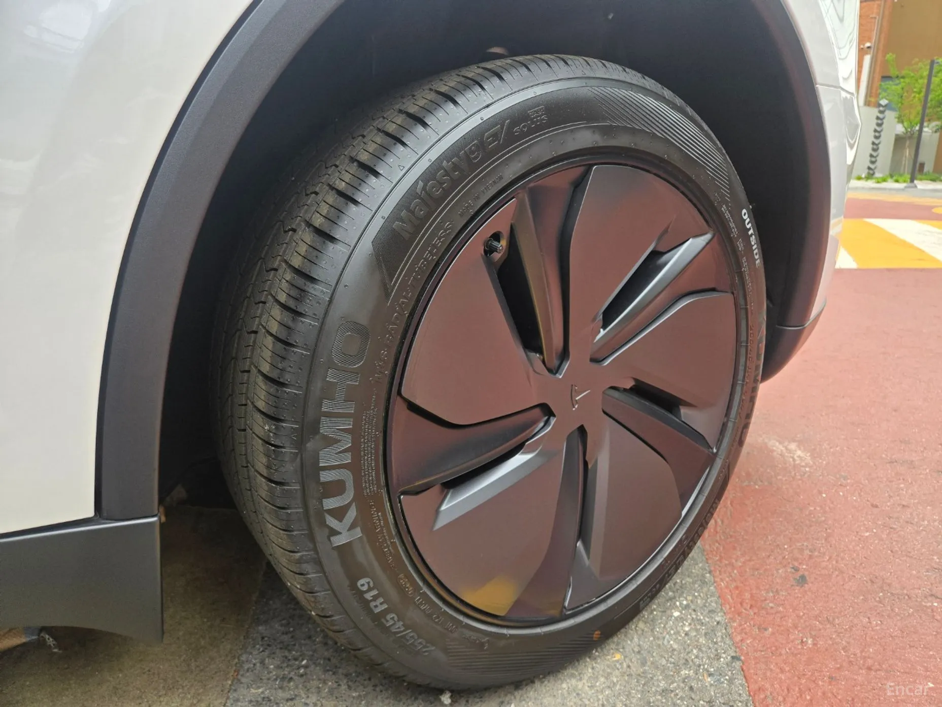 Tesla Model Y превью 16