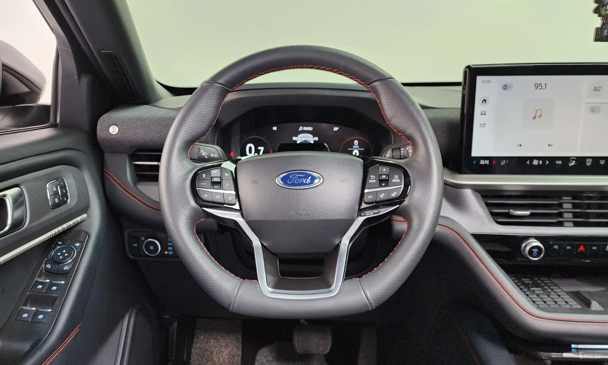Ford Explorer 6th Generation превью 12