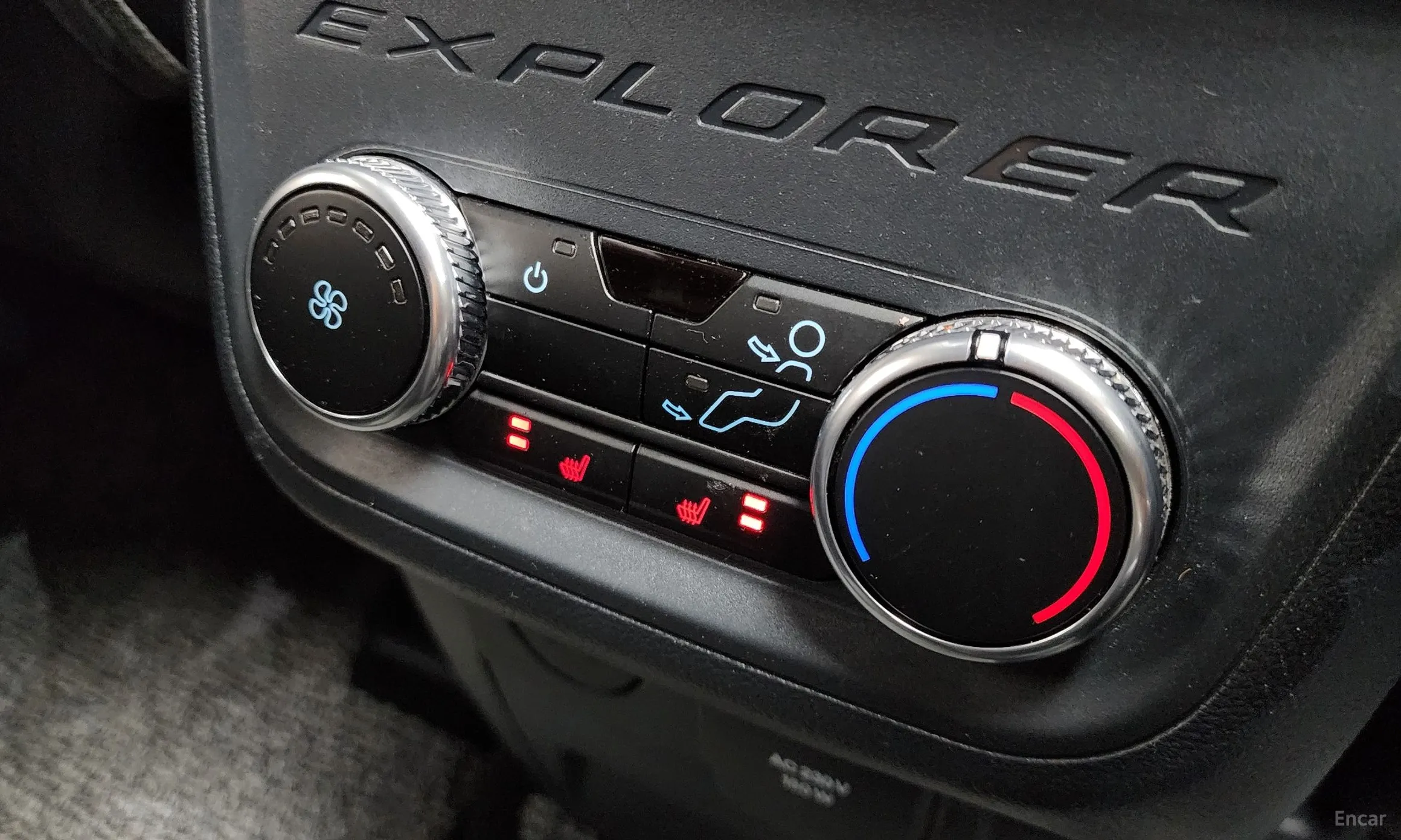 Ford Explorer 6th Generation превью 19