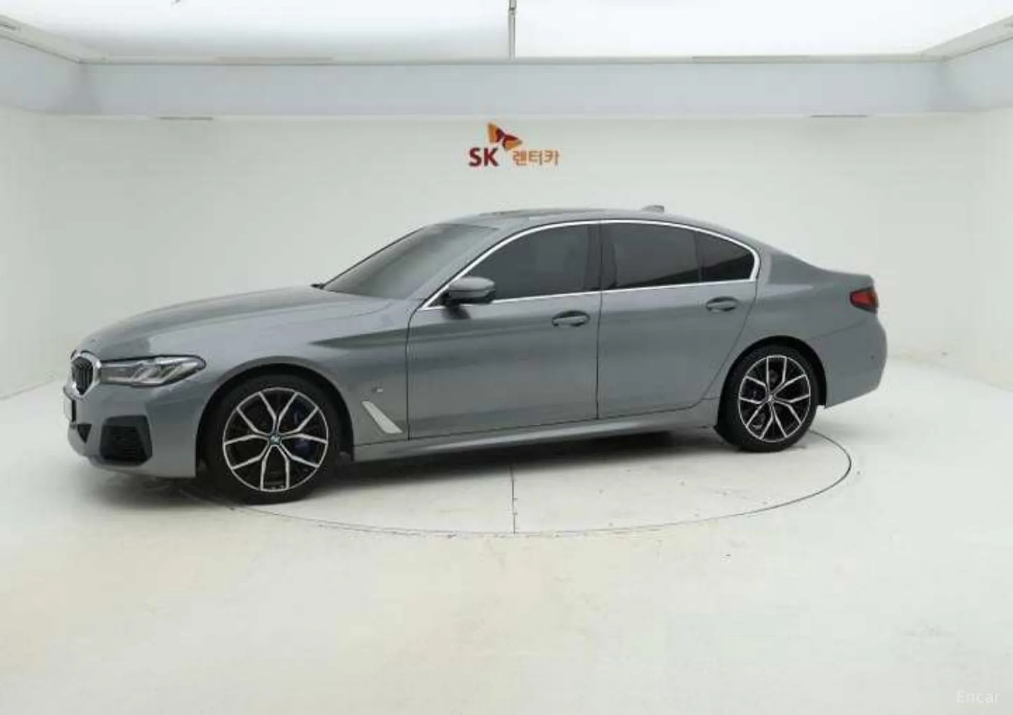 BMW 5 Series (G30)