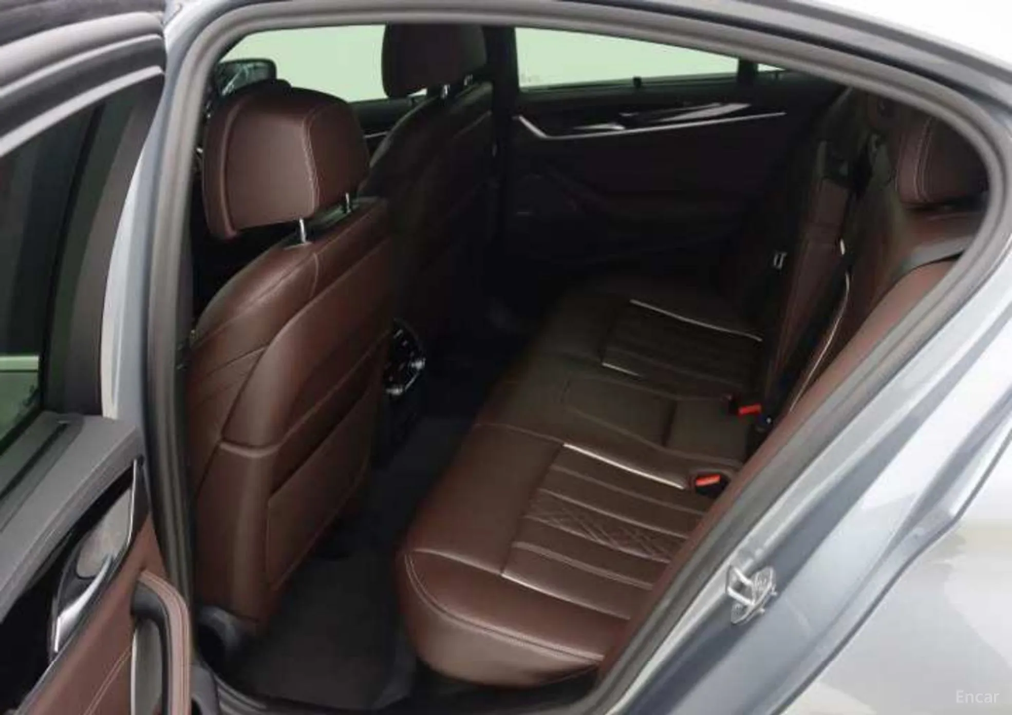 BMW 5 Series (G30) превью 6
