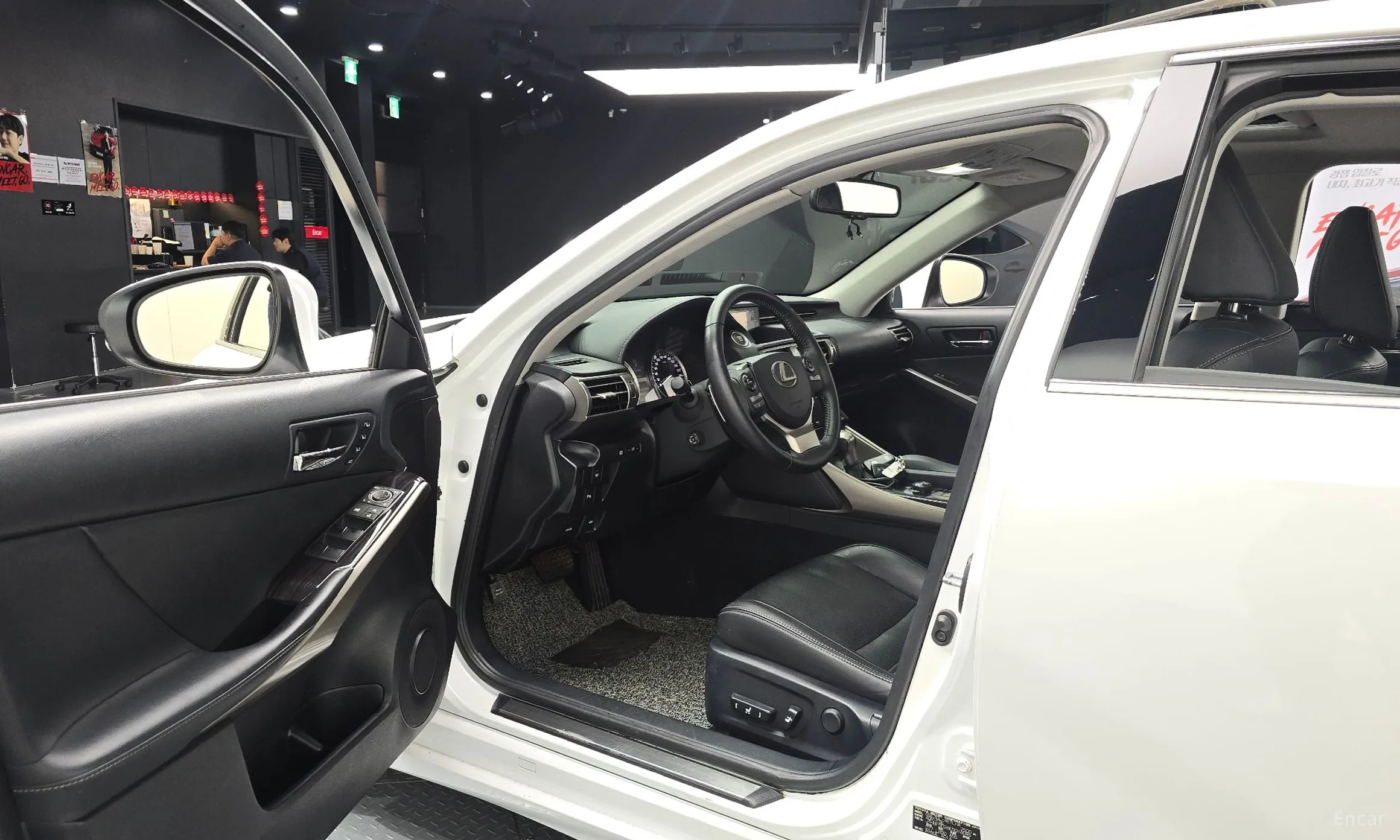 Lexus New IS250 превью 10